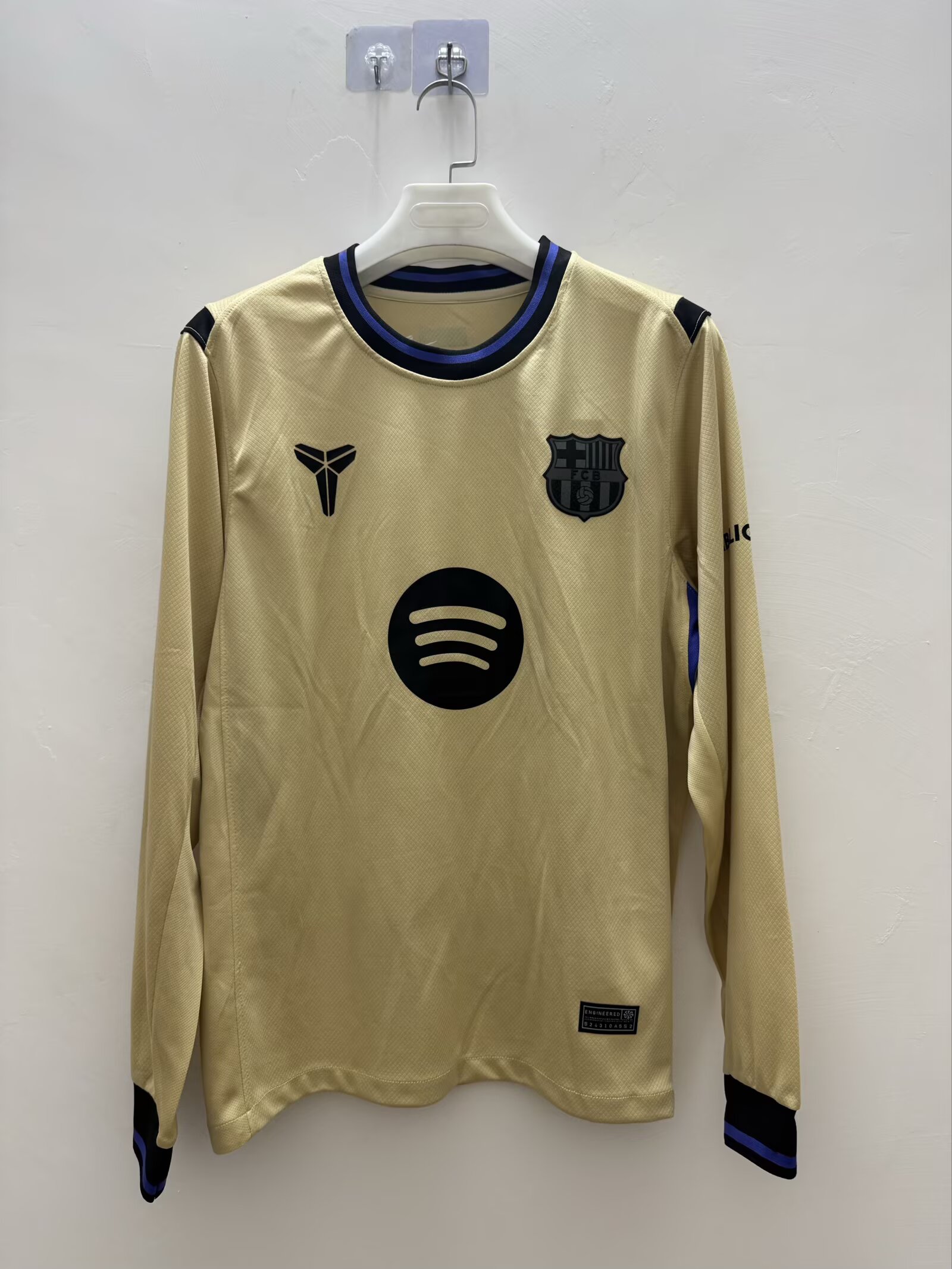 072517086a9409b59c971ea5b46db382b8c129a1 2025/2026 Long Sleeve Barcelona Away Football Shirt 1:1 Thai Quality - Image 1