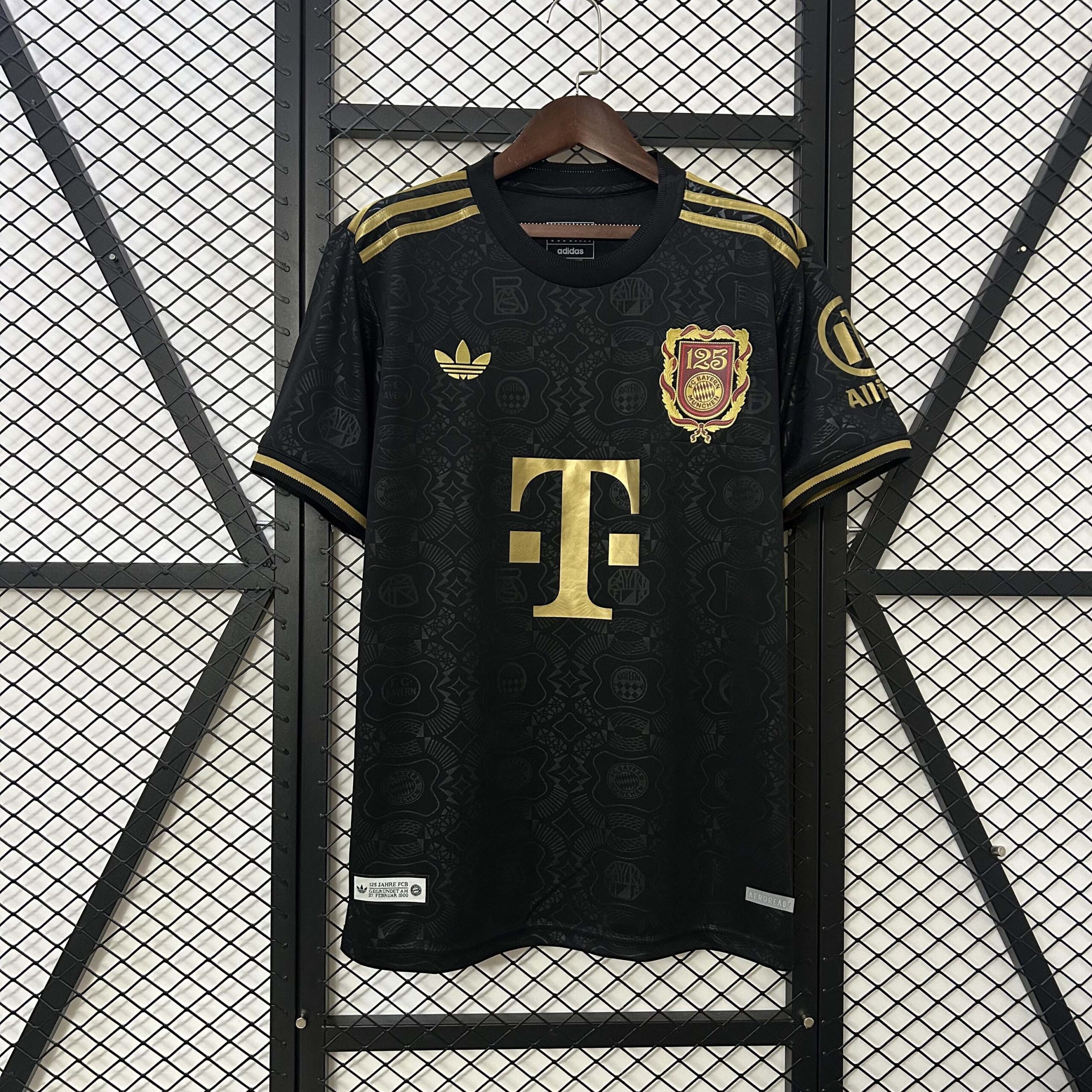 0788251e9bc4ddf60872af7738cc3ec513eb8603 2024/2025 Bayern Munich 125th Anniversary Edition Black Football Shirt 1:1 Thai Quality - Image 1
