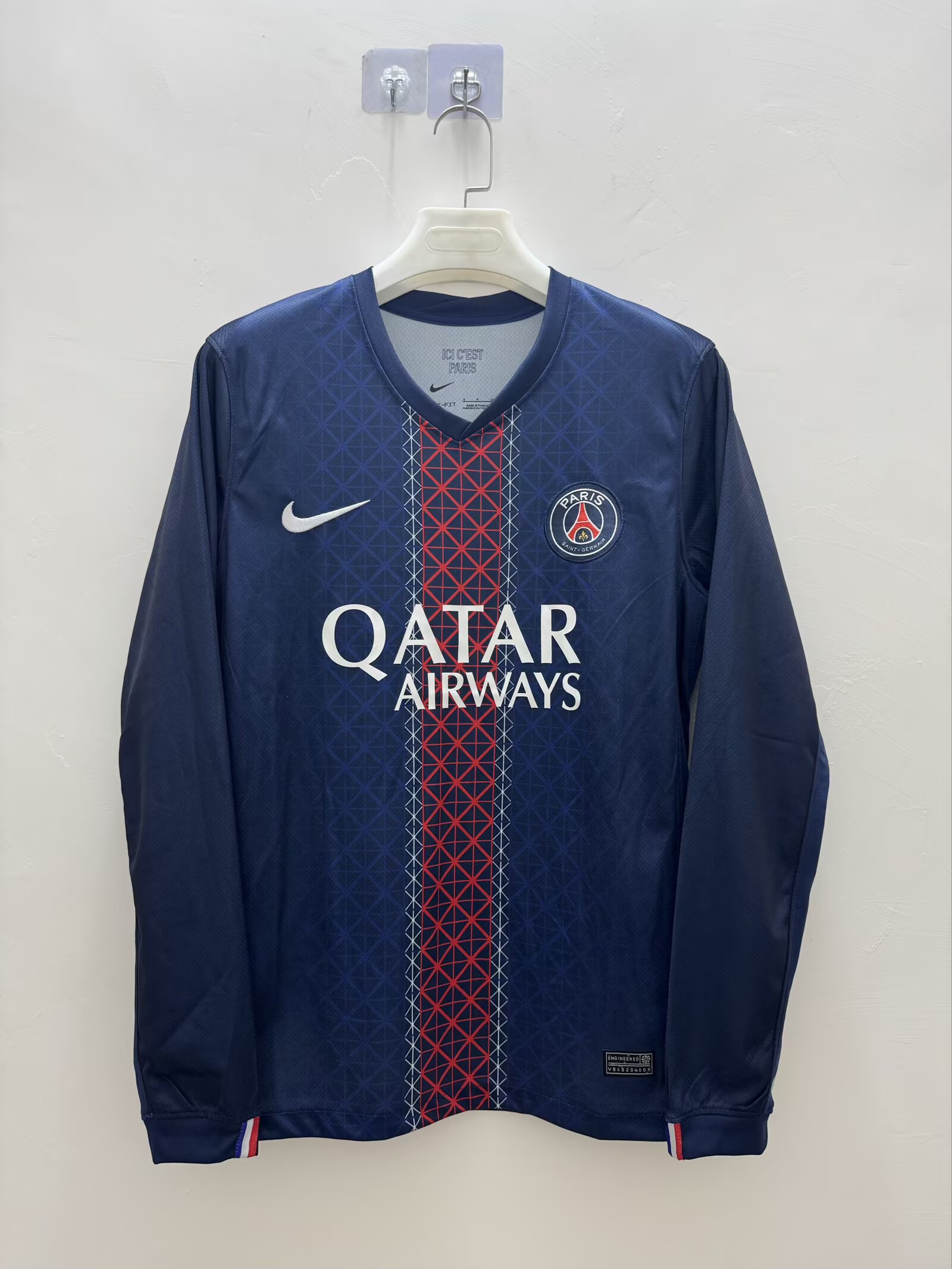 1447a5fce38903cdd20e7af9ee2da5350ee67a29 2025/2026 Long Sleeve Psg Paris Saint-Germain Home Football Shirt 1:1 Thai Quality - Image 1
