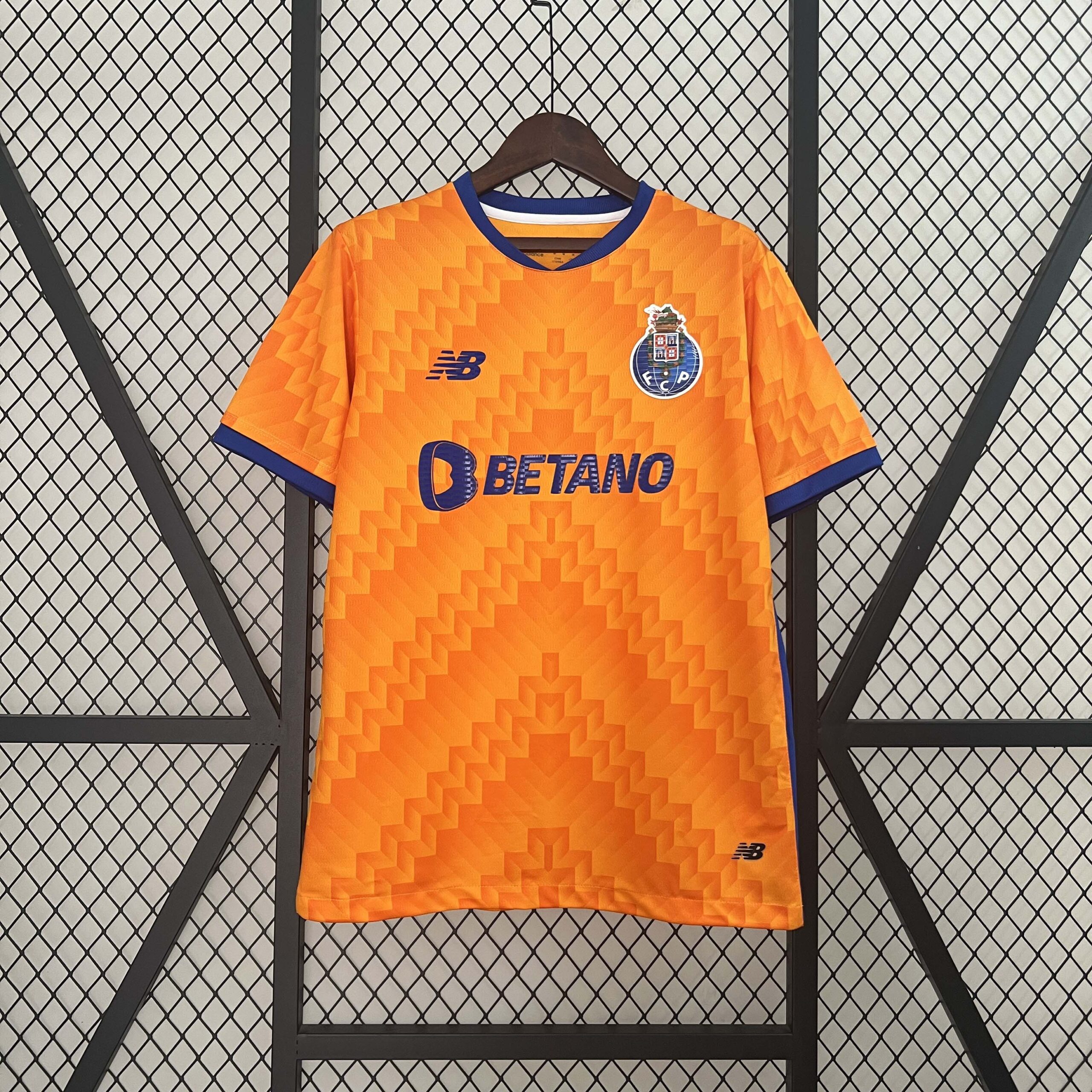 15ff2aaaede51dab7271a3532159727e1b4eef57 2024/2025 Porto Dragon Away Football Shirt 1:1 Thai Quality - Image 1