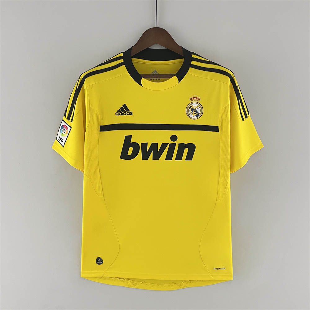1b3632e8d261db52899eb45d13d84e586bc2588c 2011/2012 Retro Real Madrid Goalkeeper Yellow - Image 1