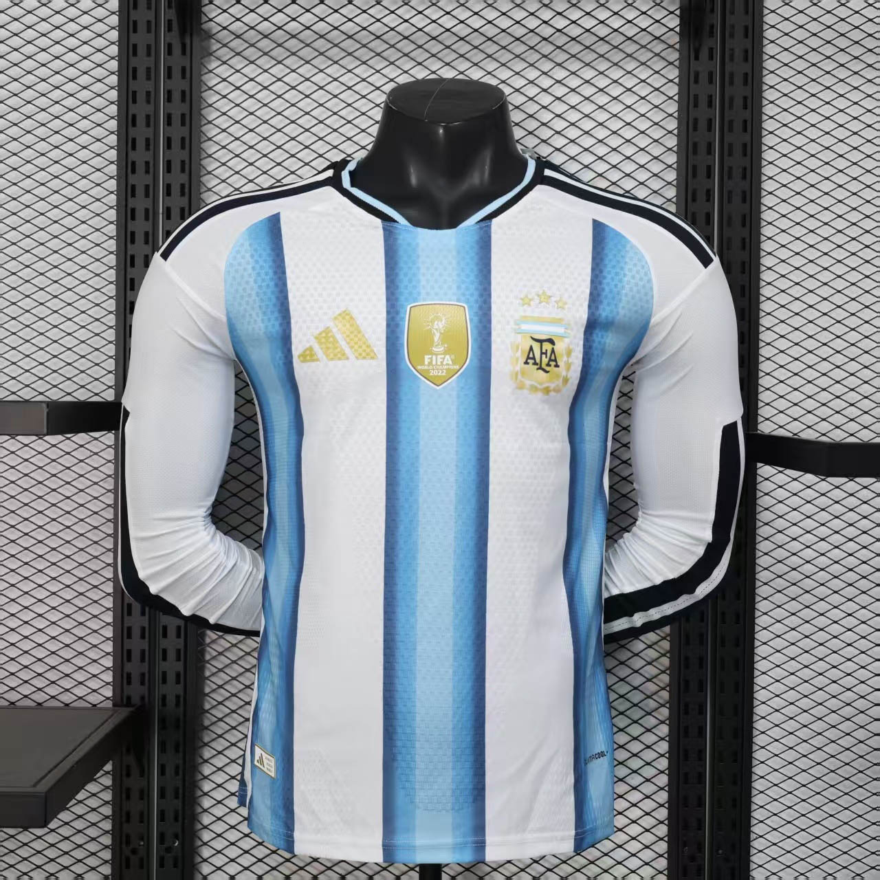 219d0fbd8eee80727ddf48715bab581e15ca6482 2026 Player Version Long Sleeve Argentina Home Football Shirt 1:1 Thai Quality - Image 1