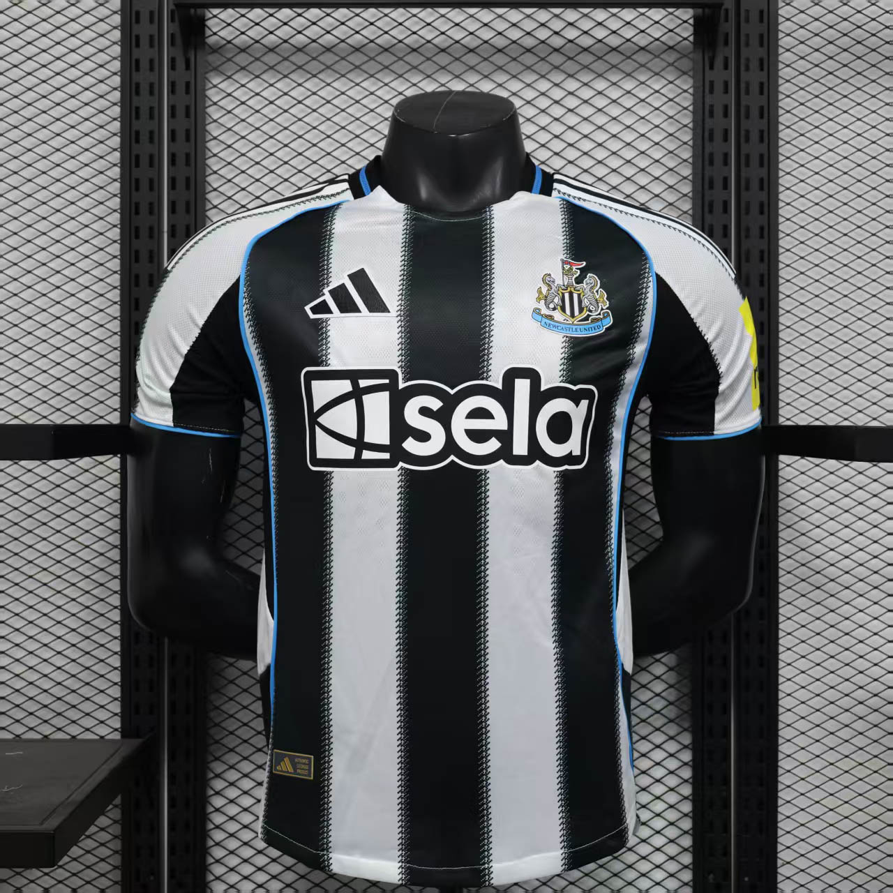 27707a104a37c56159f37fc352ab017991e81451 2025/2026 Player Version Newcastle United Home Football Shirt 1:1 Thai Quality - Image 1