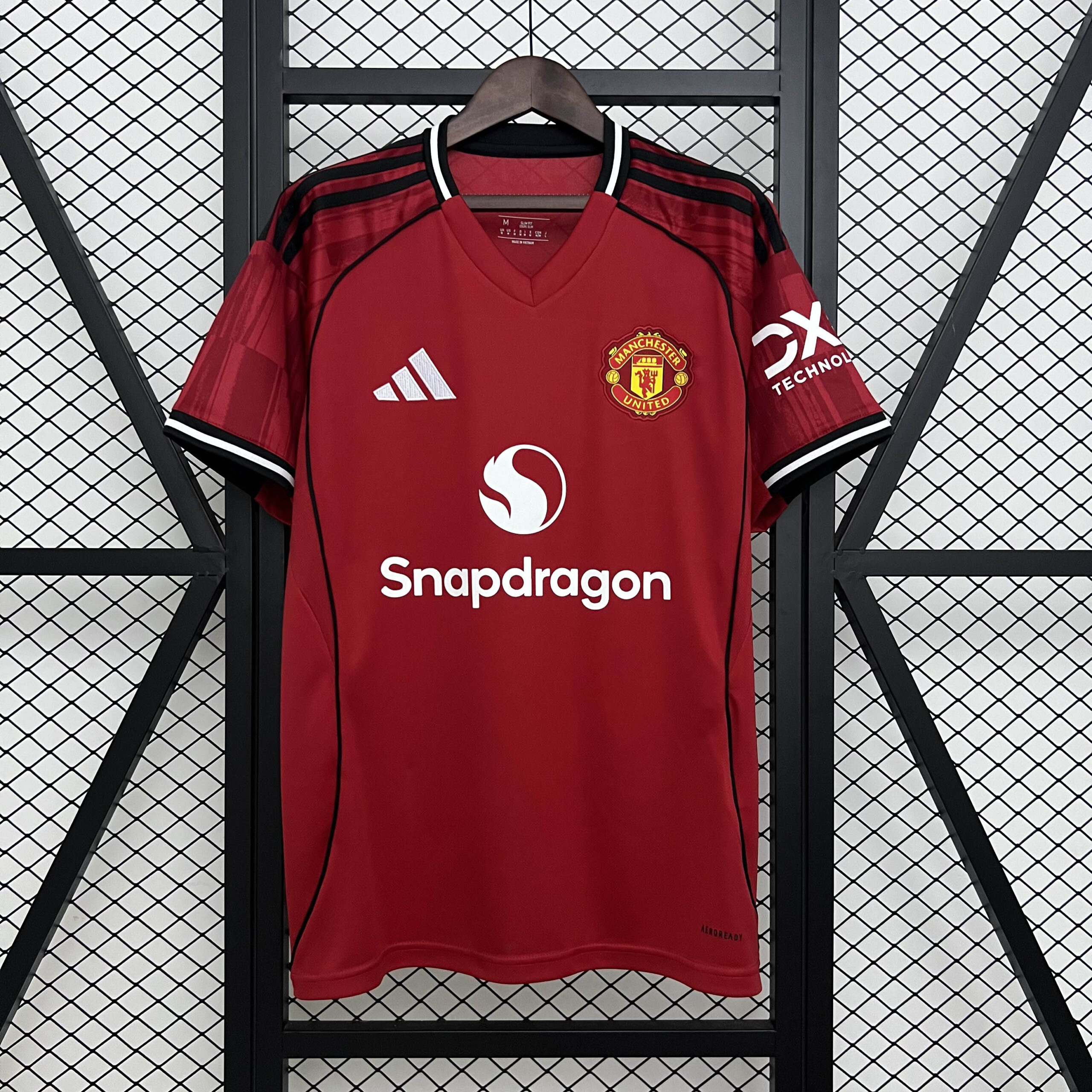 27d643dca7eb7341ef59dae448e2a167e9fb4d6d 2025/2026 Manchester United Home Football Shirt 1:1 Thai Quality - Image 1