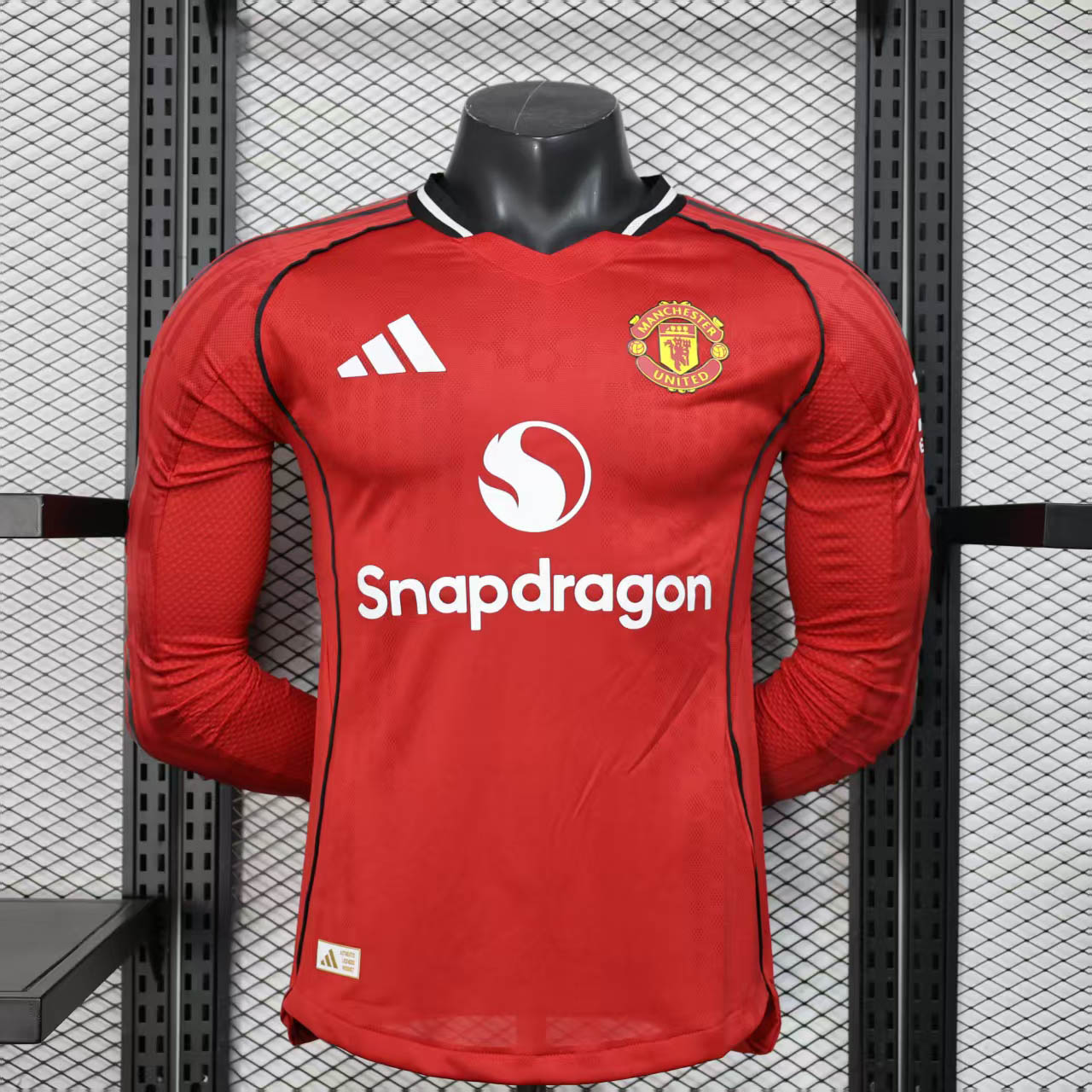3c7ca0a4f4491098de3daf062e82b98d83711e47 2025/2026 Player Version Long Sleeve Manchester United Home Football Shirt 1:1 Thai Quality - Image 1