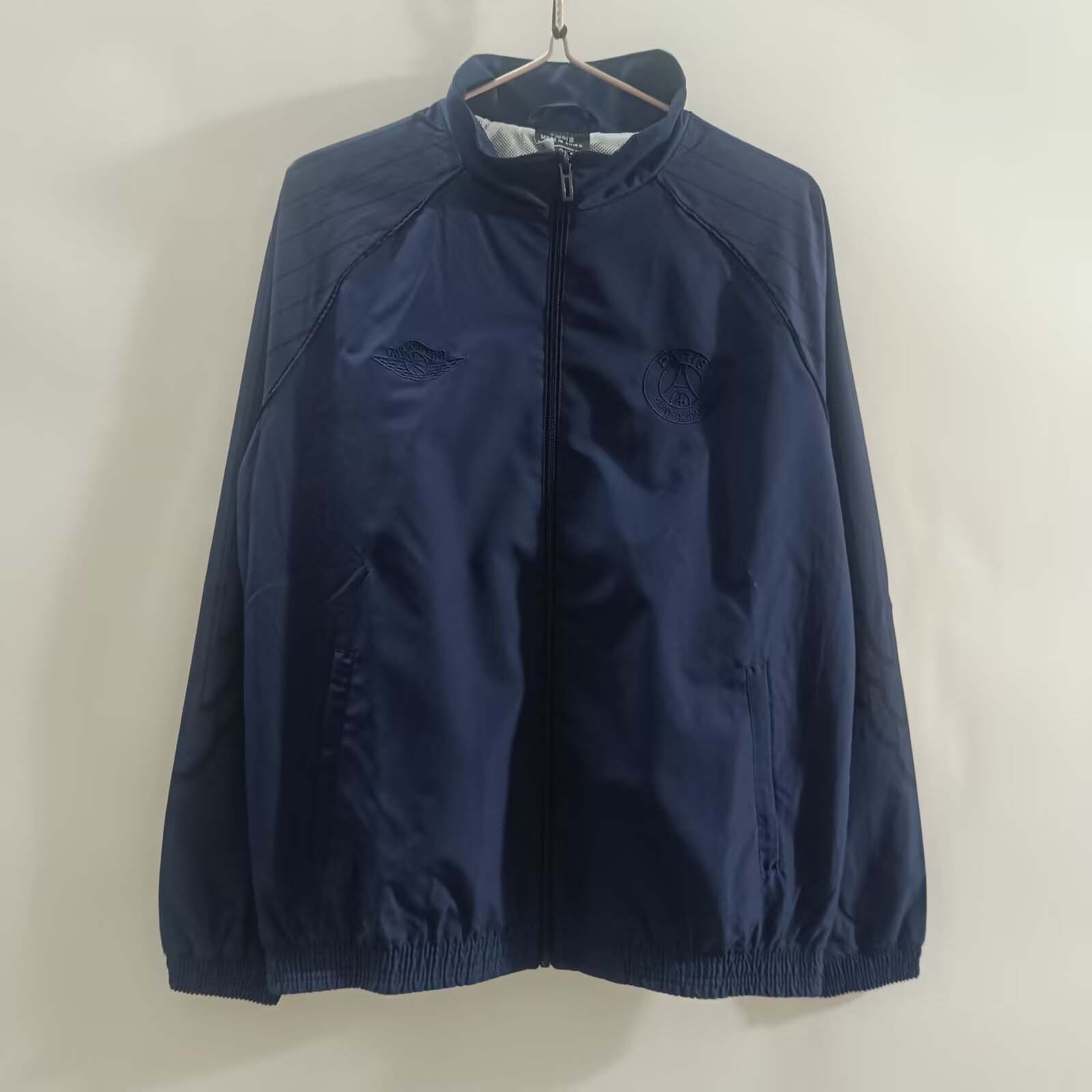 4a80620ef98f8a8776a2c2ffdb868e65fa928af5 2025/2026 PSG Windbreaker Navy blue Football Shirt 1:1 Thai Quality - Image 1