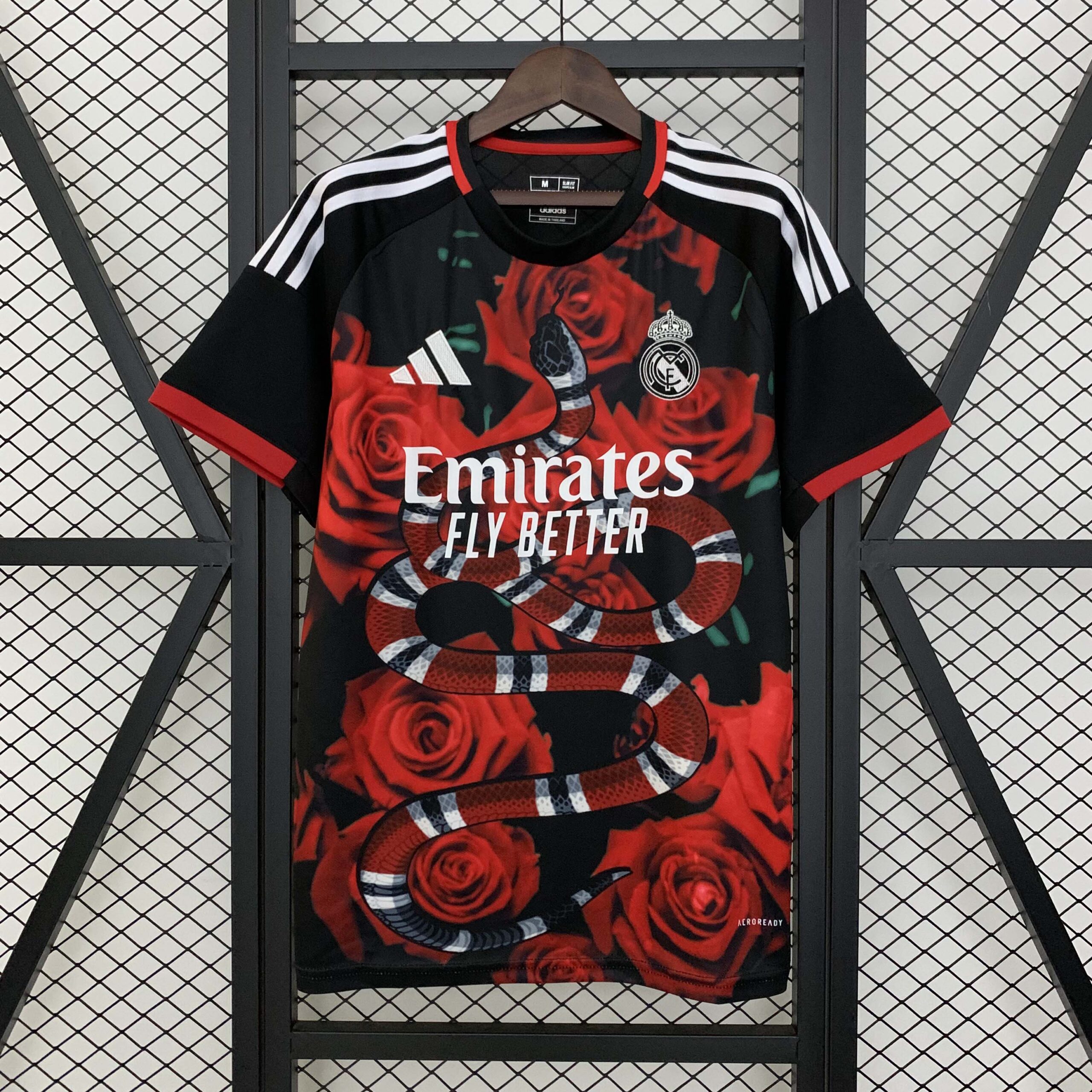 50da7dc1ac7ca18345be5e068b67f21d36b8ca6c 2025/2026 Real Madrid Red Rose Special Edition Football Shirt1:1 Thai Quality - Image 1