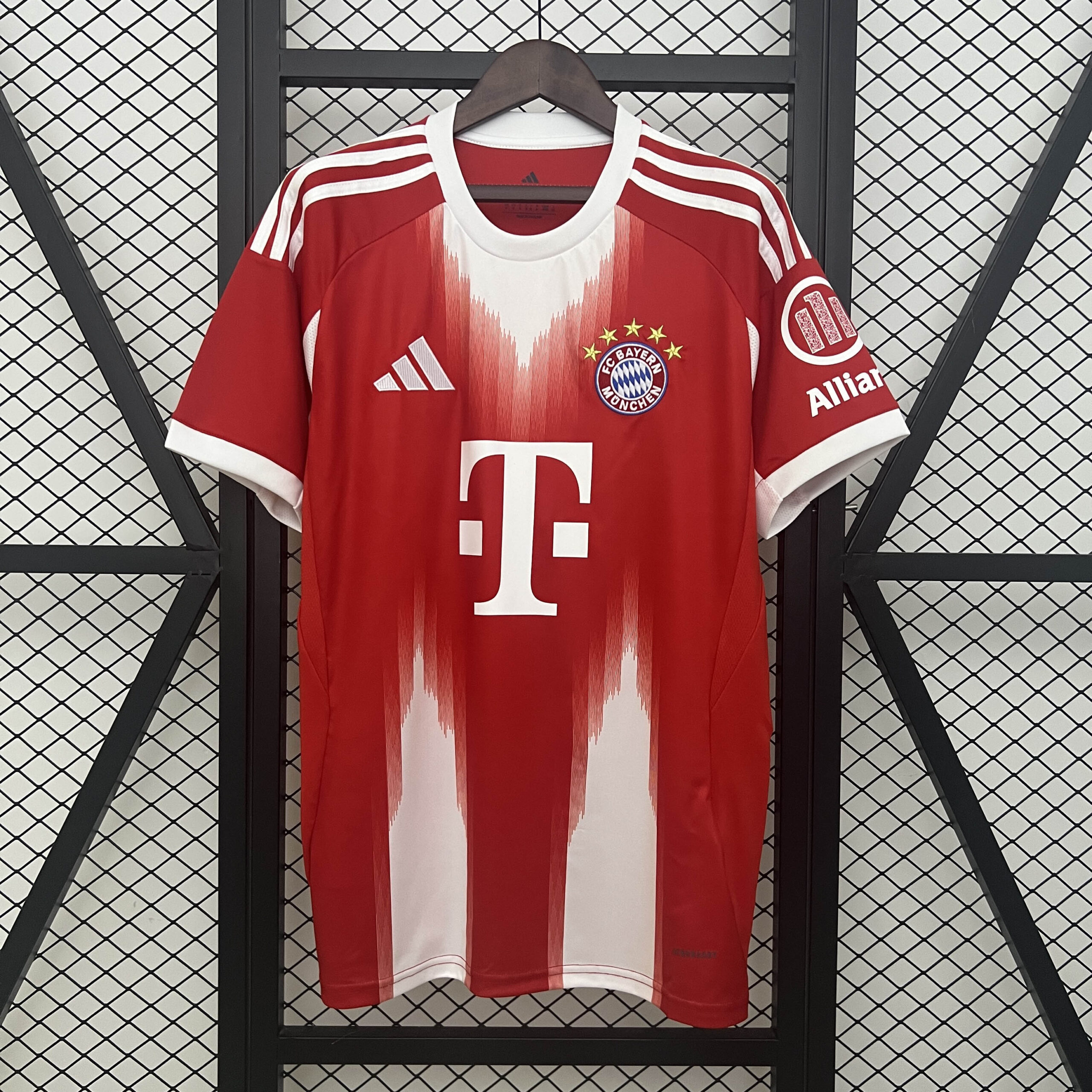 5244761089af09223086e8c5d85fb3e64c06881c 2025/2026 Bayern Munich Home Football Jersey 1:1 Thai Quality - Image 1