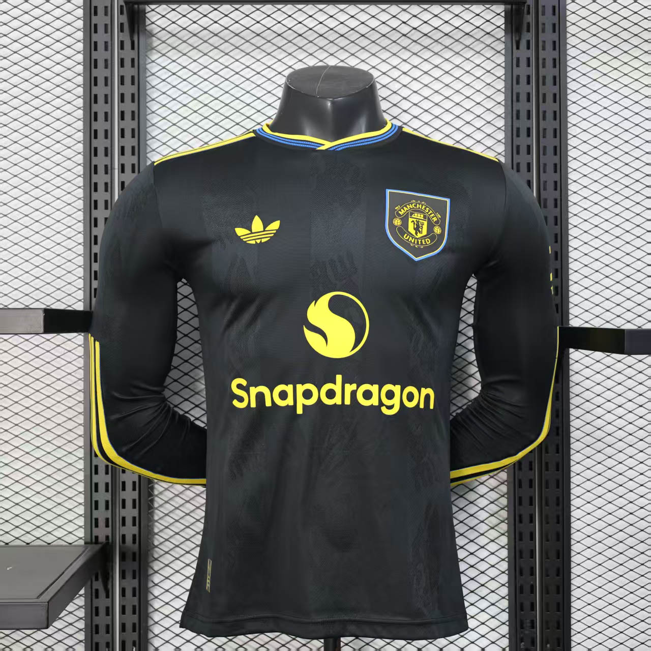 542a1616af0a69b5fa7646f2d1710a5c8f84a3bc 2025/2026 Player Version Long Sleeve Manchester United Third Away Football Shirt 1:1 Thai Quality - Image 1