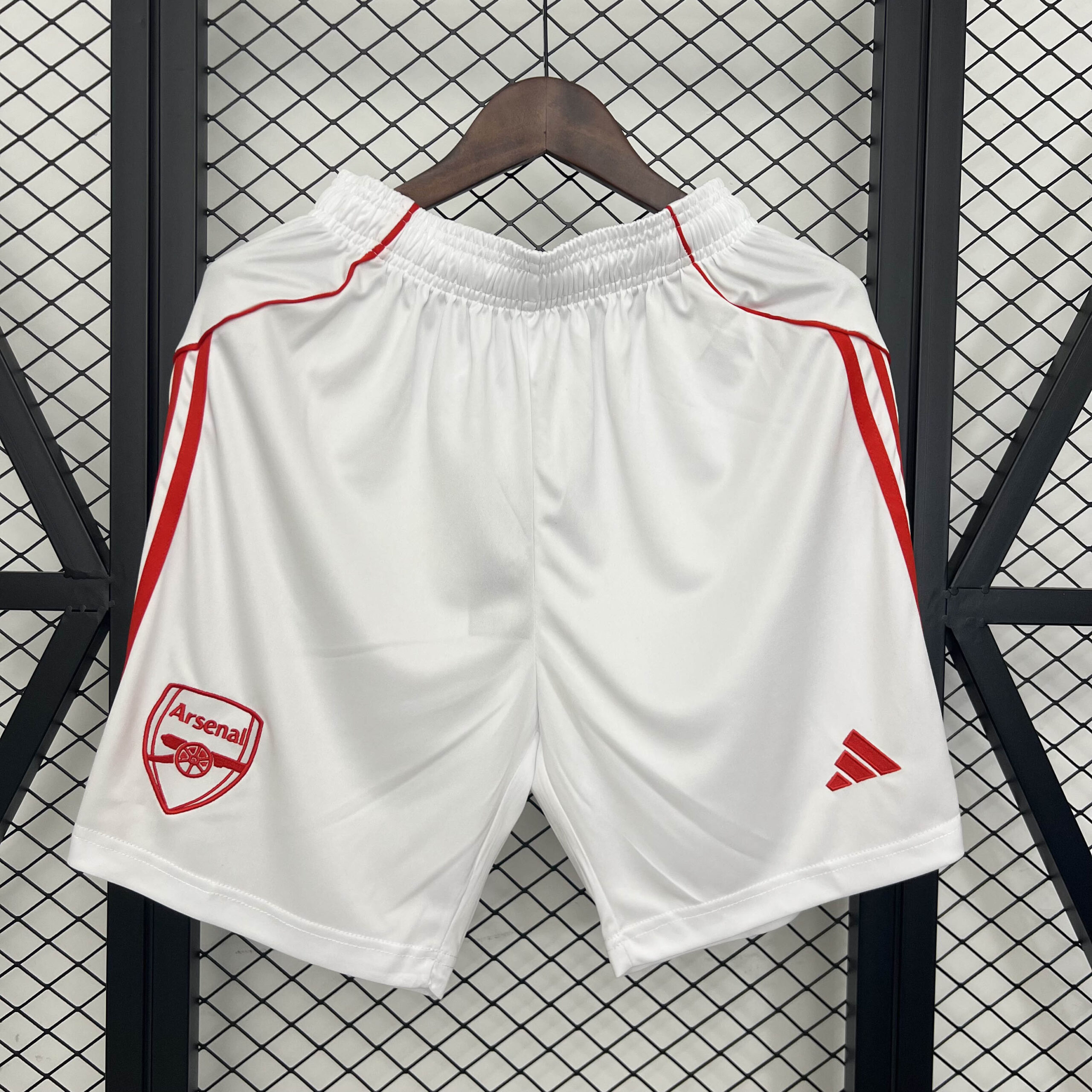 549f219eb7ee2951f5752d065113e0a1878e3e4c 2025/2026 Arsenal Home Shorts Football Shirt 1:1 Thai Quality - Image 1