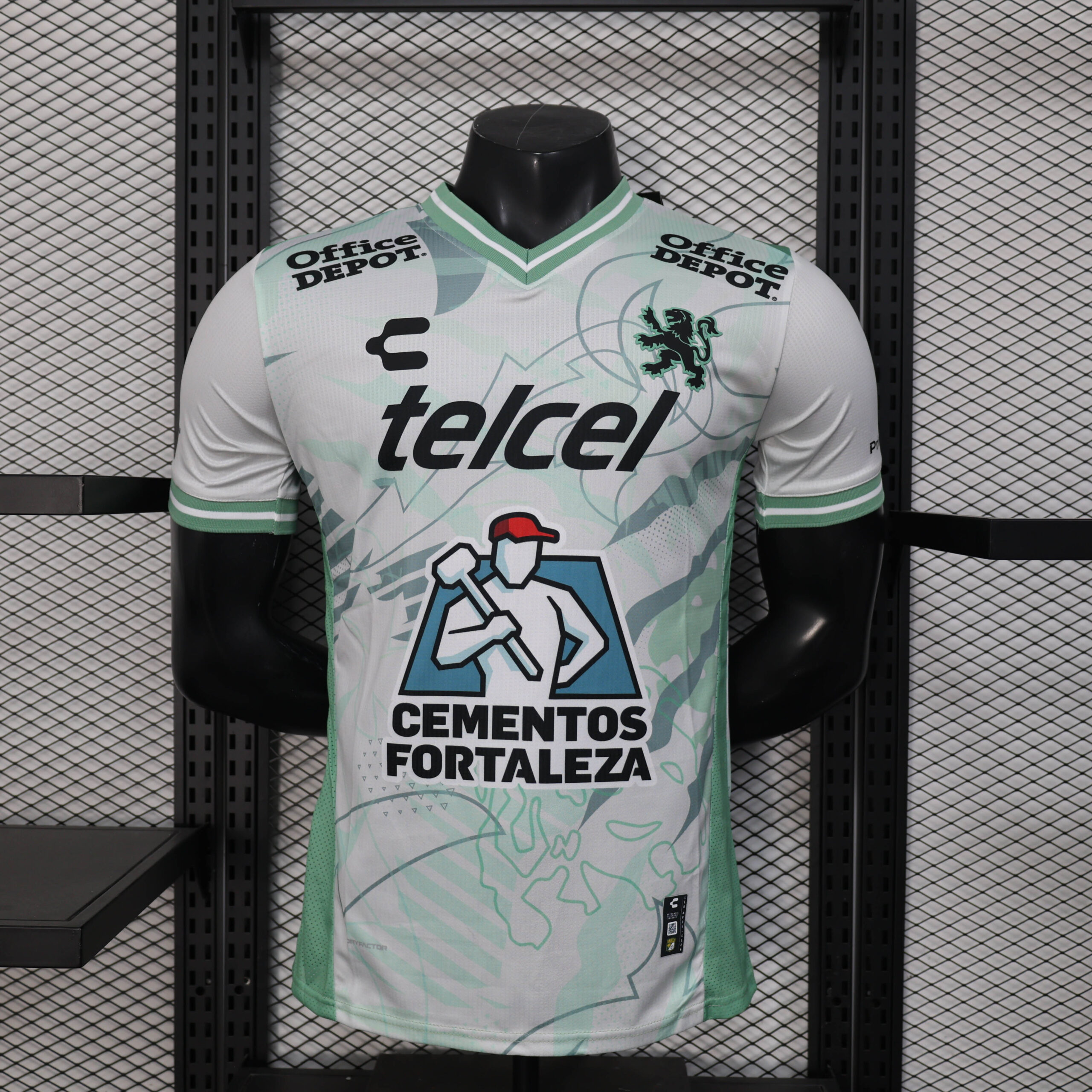 58c7f89a3225b5aa2df094a51dca7a97708cf633 2025/2026 Player Version Leon Away Football Shirt 1:1 Thai Quality - Image 1