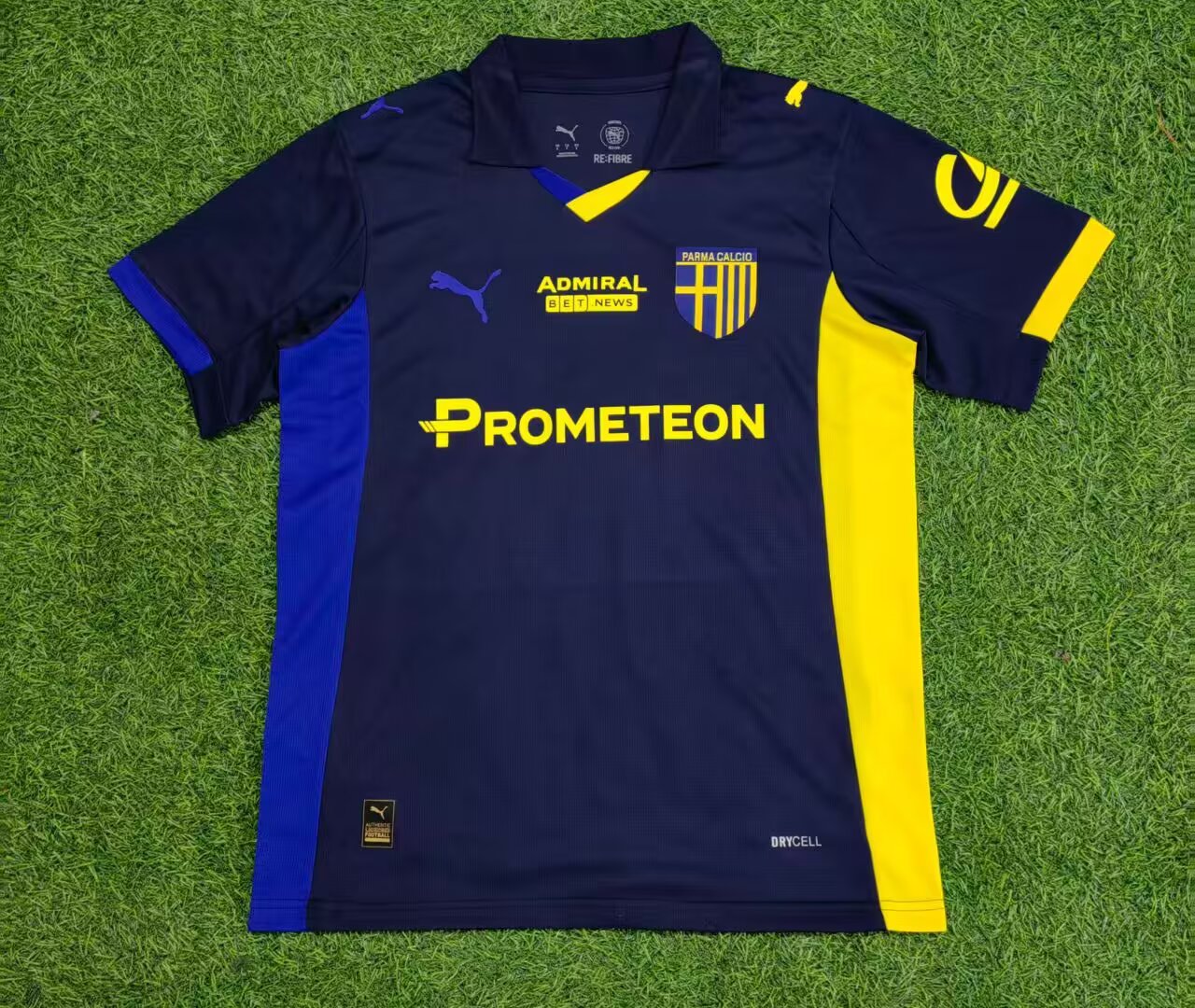 648d43a9a6c1703dbd893bb4d2ee9bf87587ddca 2025/2026 Parma Fourth Away Football Jersey1:1 Quality Thai - Image 1