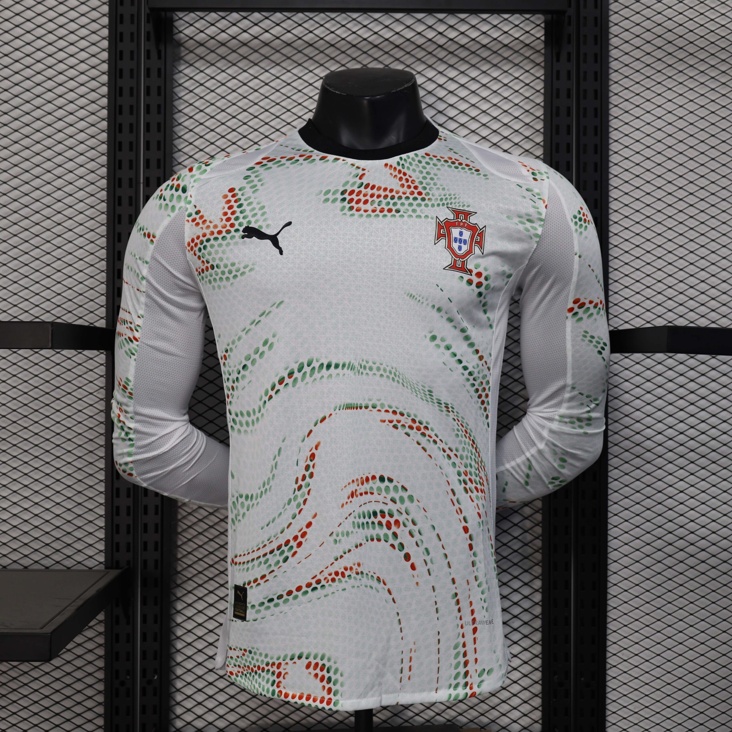 6ce05c86c1d501cca1efa11e6416bf76176b211e 2025 Long Sleeve Player Version Portugal Away Football Shirt 1:1 Thai Quality - Image 1