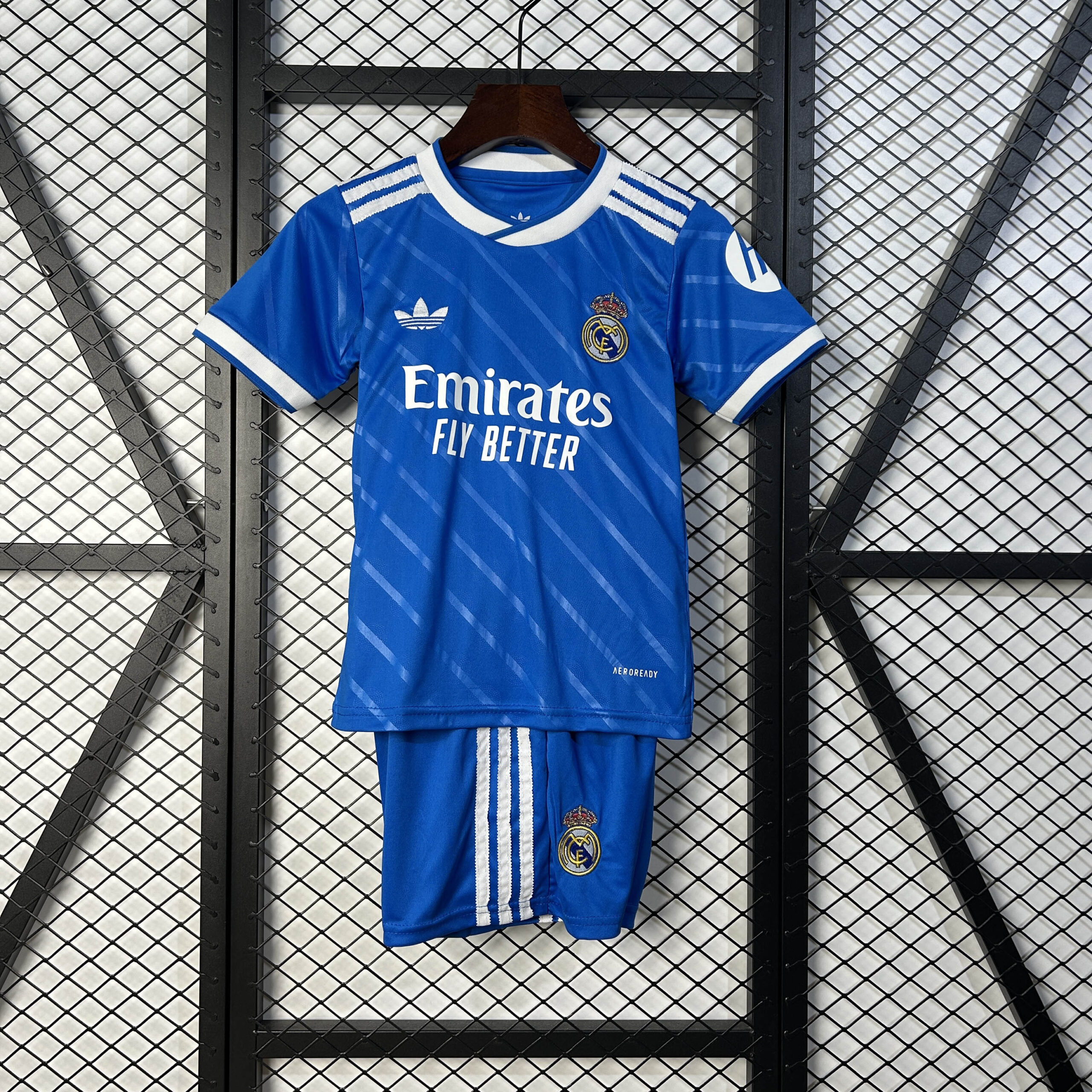 6e3e3ccbd399bc15f0b14c8881f480735aa1dcbc 2025/2026 Real Madrid Third Away Football Shirt 1:1 Thai Quality Kids Size - Image 1