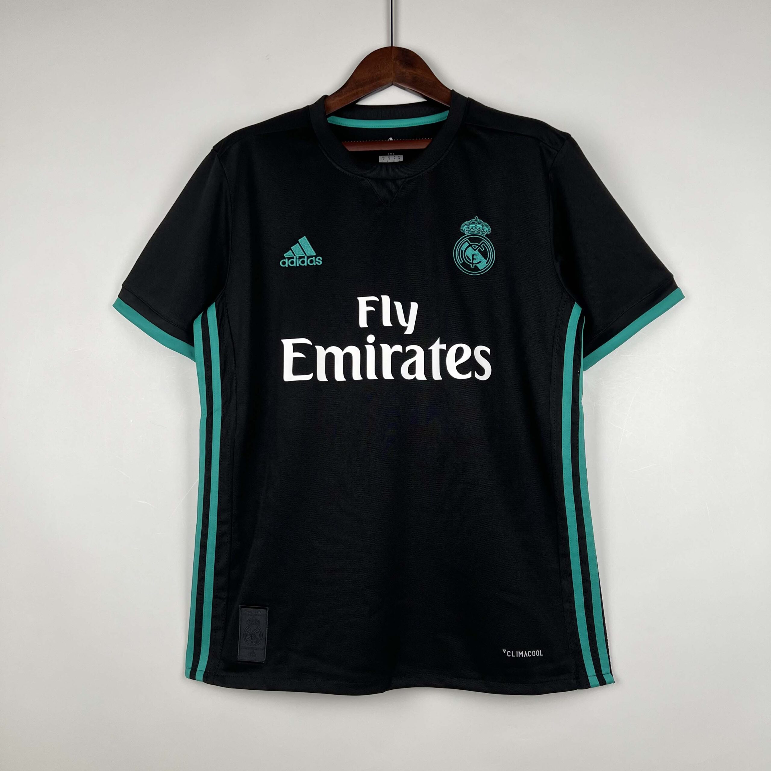 7358c68d2c9ff31b729d435c99e86dfeb6479351 2017/2018 Retro Real Madrid Away Football Shirt1:1 Thai Quality - Image 1