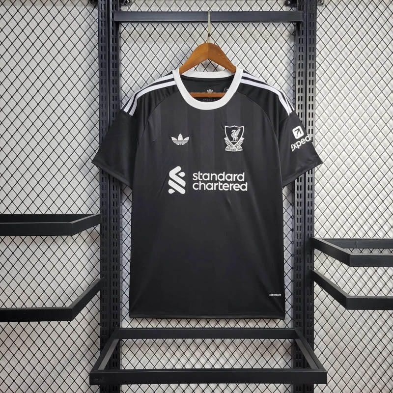 7c2fba49d726710260ee9616292736009ac13d1a 2025/2026 Liverpool Goalkeeper Black Soccer Jersey 1:1 Thai Quality - Image 1