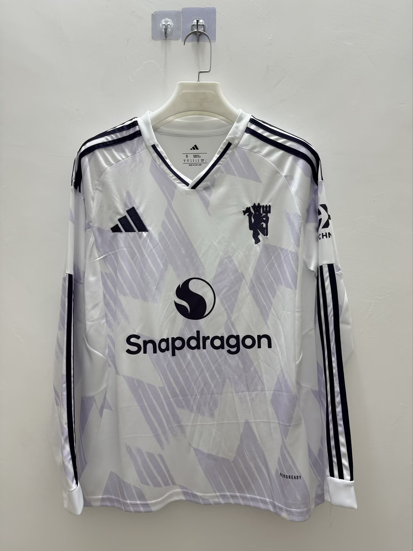 7edbd830729535270e2fa1eff5e95abe5f88c5c1 2025/2026 Long Sleeve Manchester United Away Football Shirt 1:1 Thai Quality - Image 1