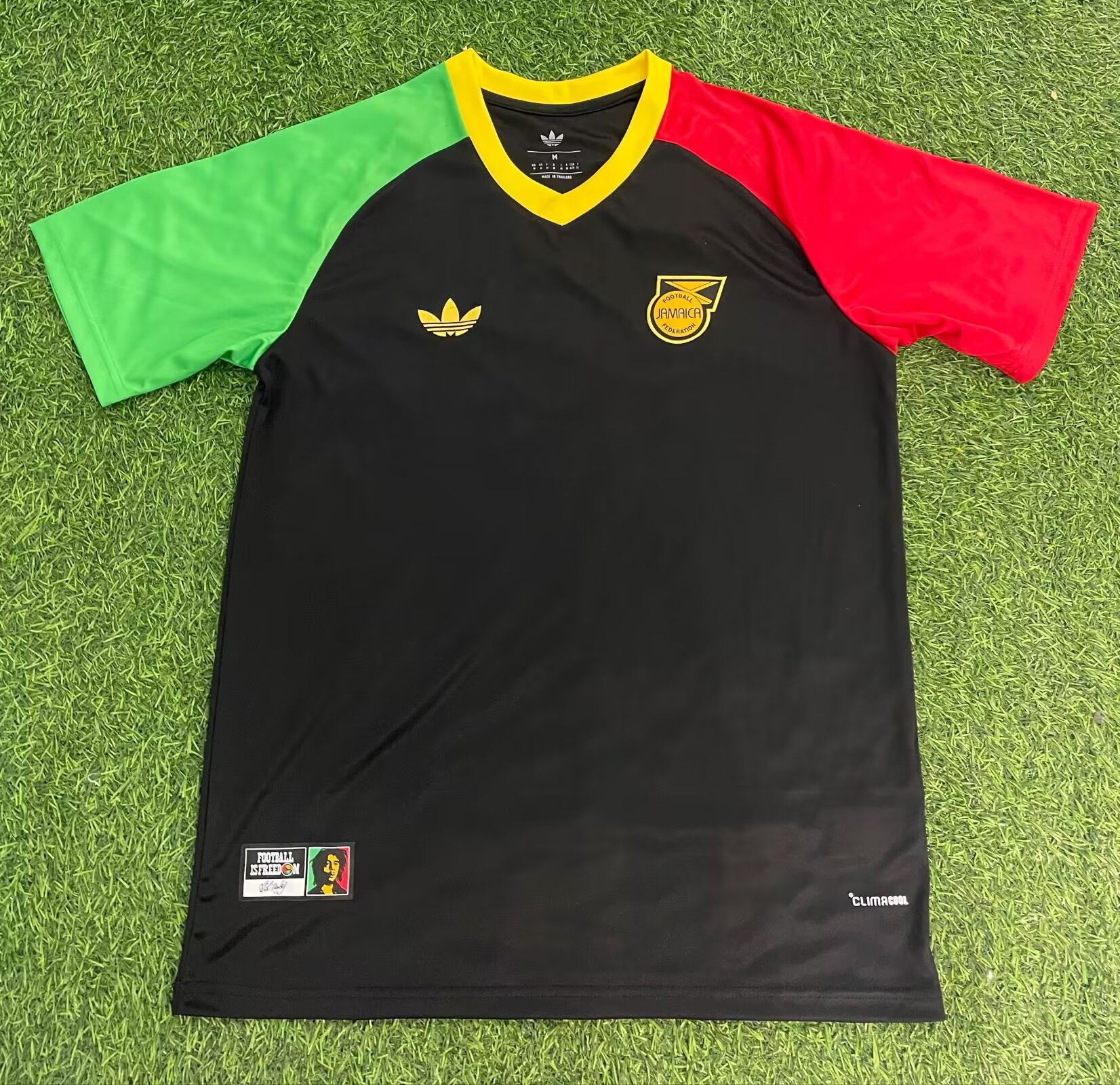 88b08a5237e767c49c16da3ac1ff10f8b18e2395 2026 Jamaica Pre-Match Training Wear Black Football Shirt 1:1 Thai Quality - Image 1