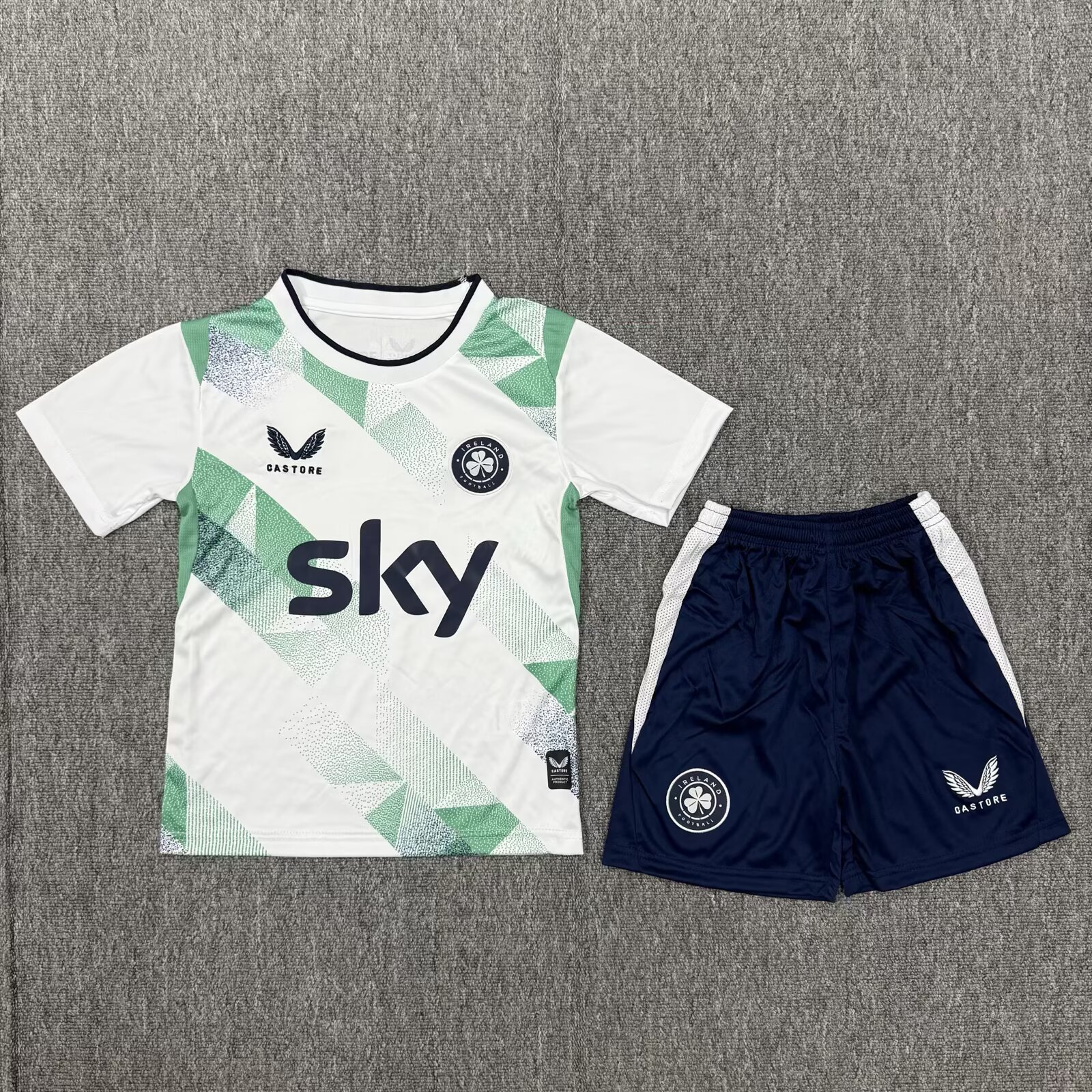 8a29707dde34bf6c30b7b858e483fd4dc3013958 2026 Ireland Away Football Shirt 1:1 Thai Quality Kids Size - Image 1