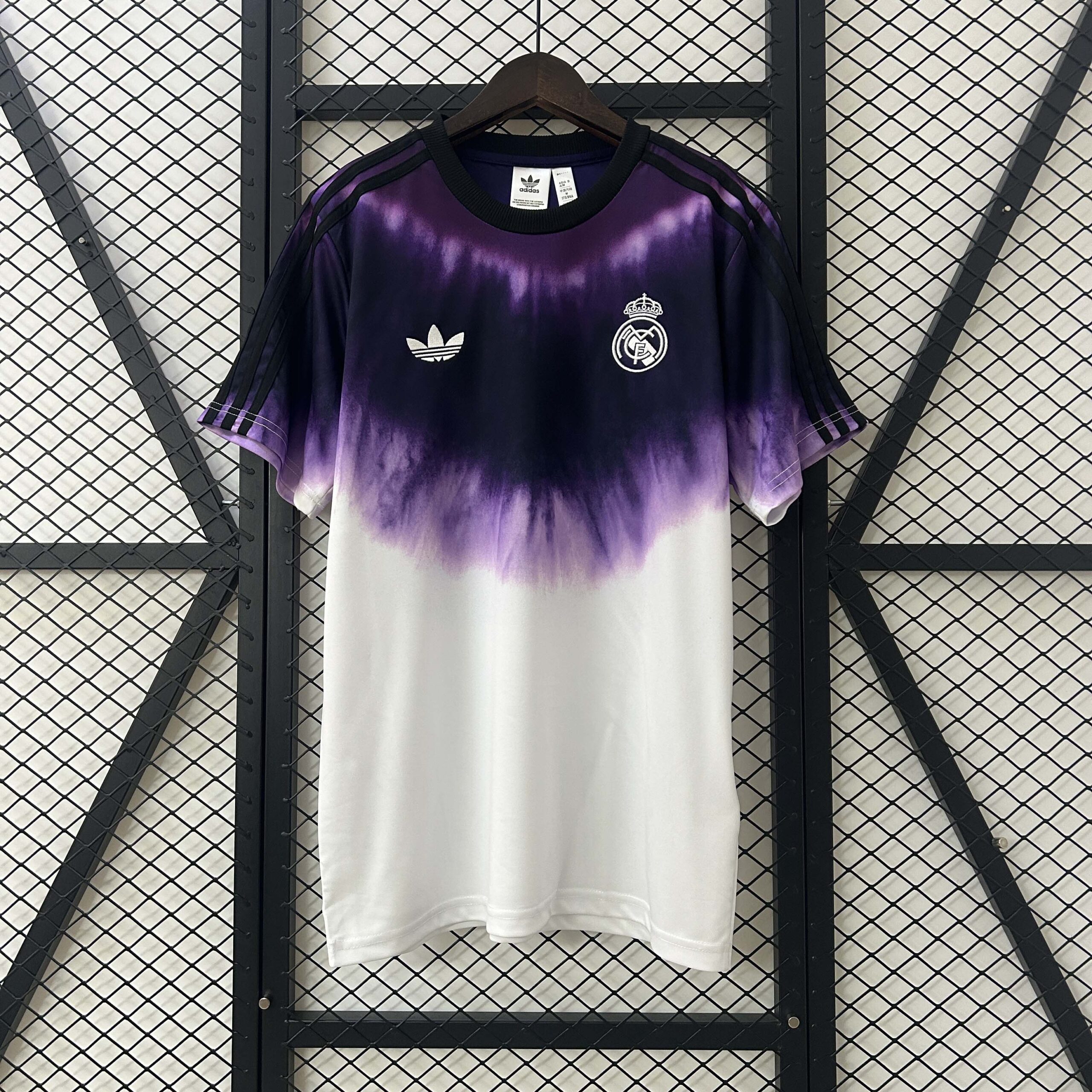 92f719d1bd4a767261b95b40ac574054b870341a 2025/2026 Real Madrid Special Edition Football Shirt1:1 Thai Quality - Image 1