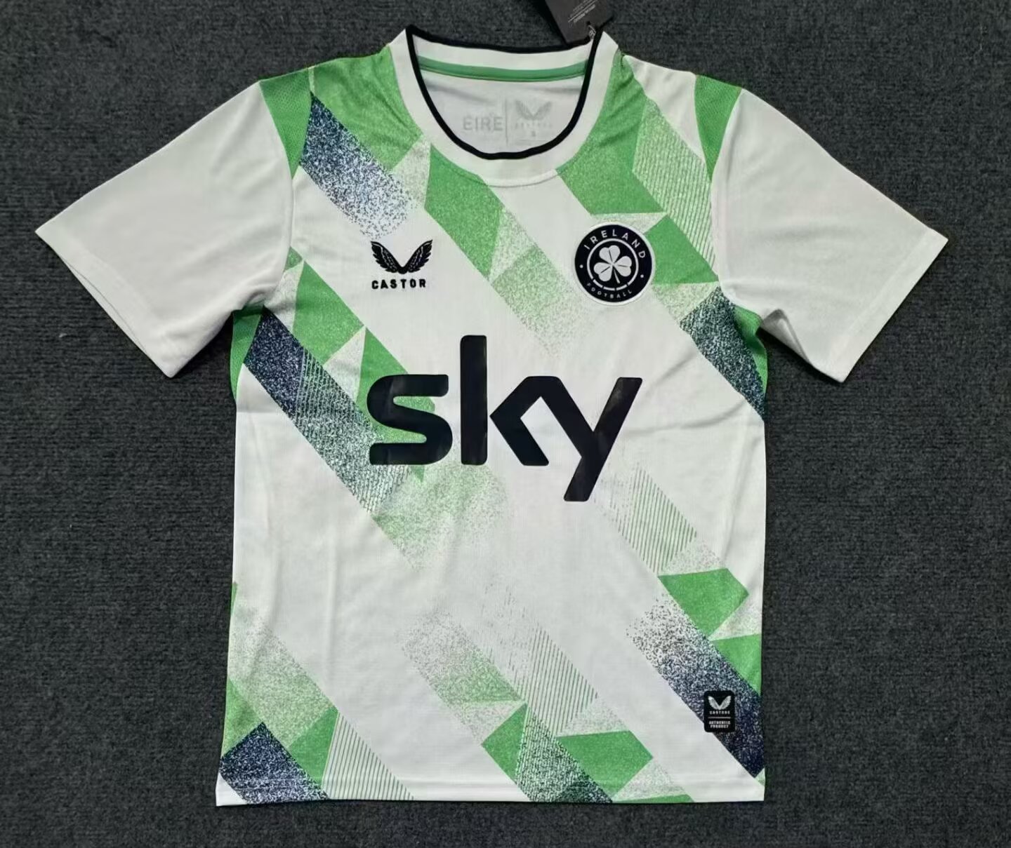 968e7b11da2a0c5db6b576cabb5b3cccf2a8bed4 2026 Ireland Away Football Shirt 1:1 Thai Quality - Image 1