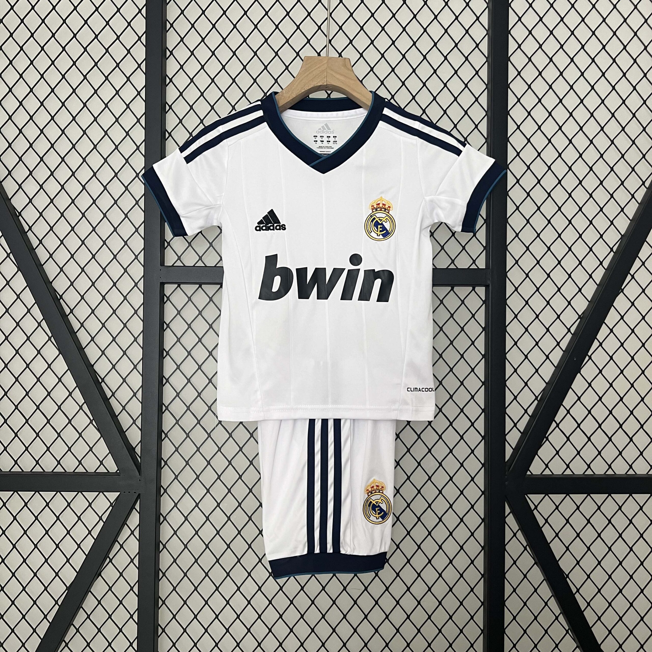 aaea7536e447c5fa5a89352fcda8d0df48f18673 2012/2013 Retro Real Madrid Home Football Shirt 1:1 Thai Quality Kids Size - Image 1