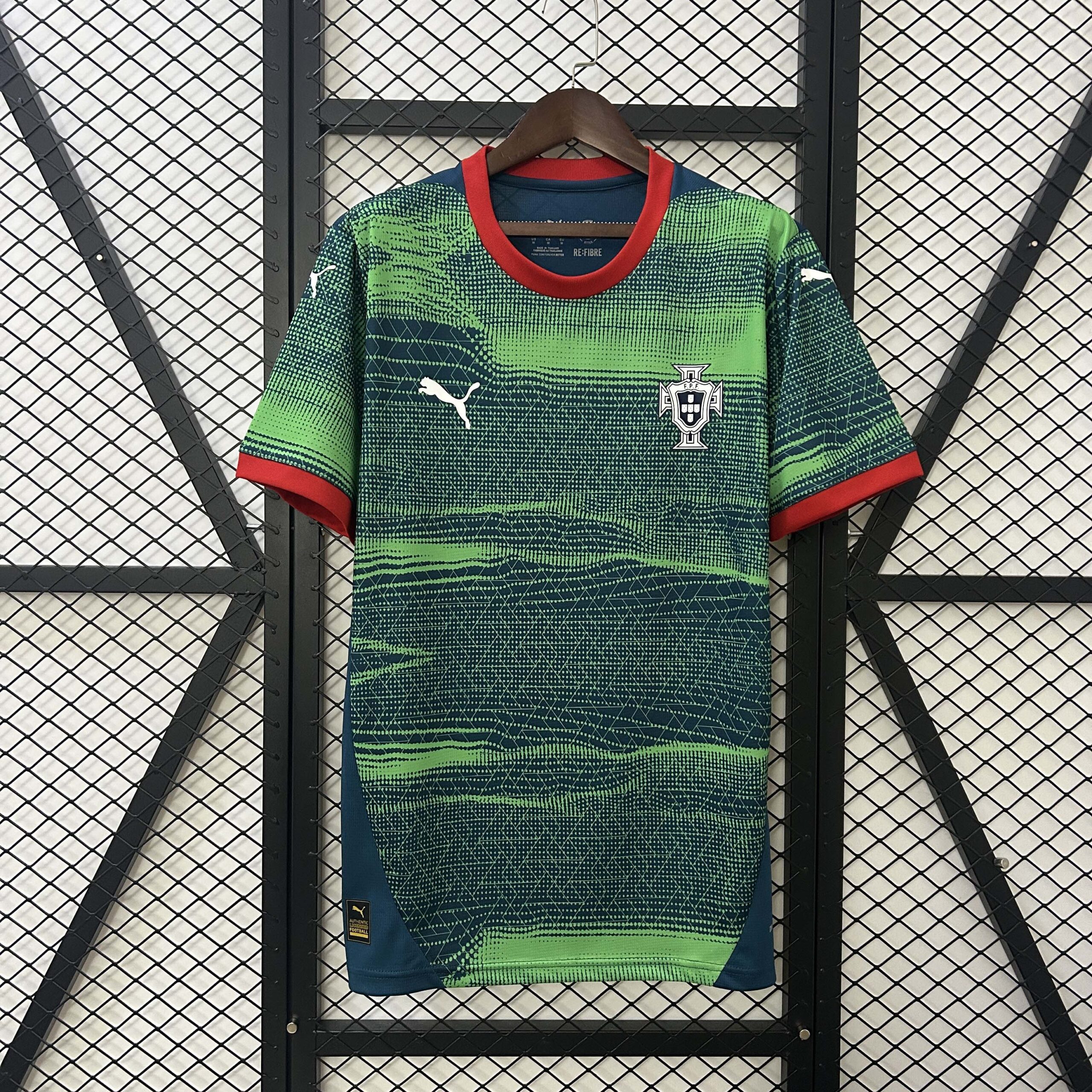 b31f5cde86819df8779364047d9d2d033a9ae035 2025 Portugal Training Wear Green Football Shirt 1:1 Thai Quality - Image 1