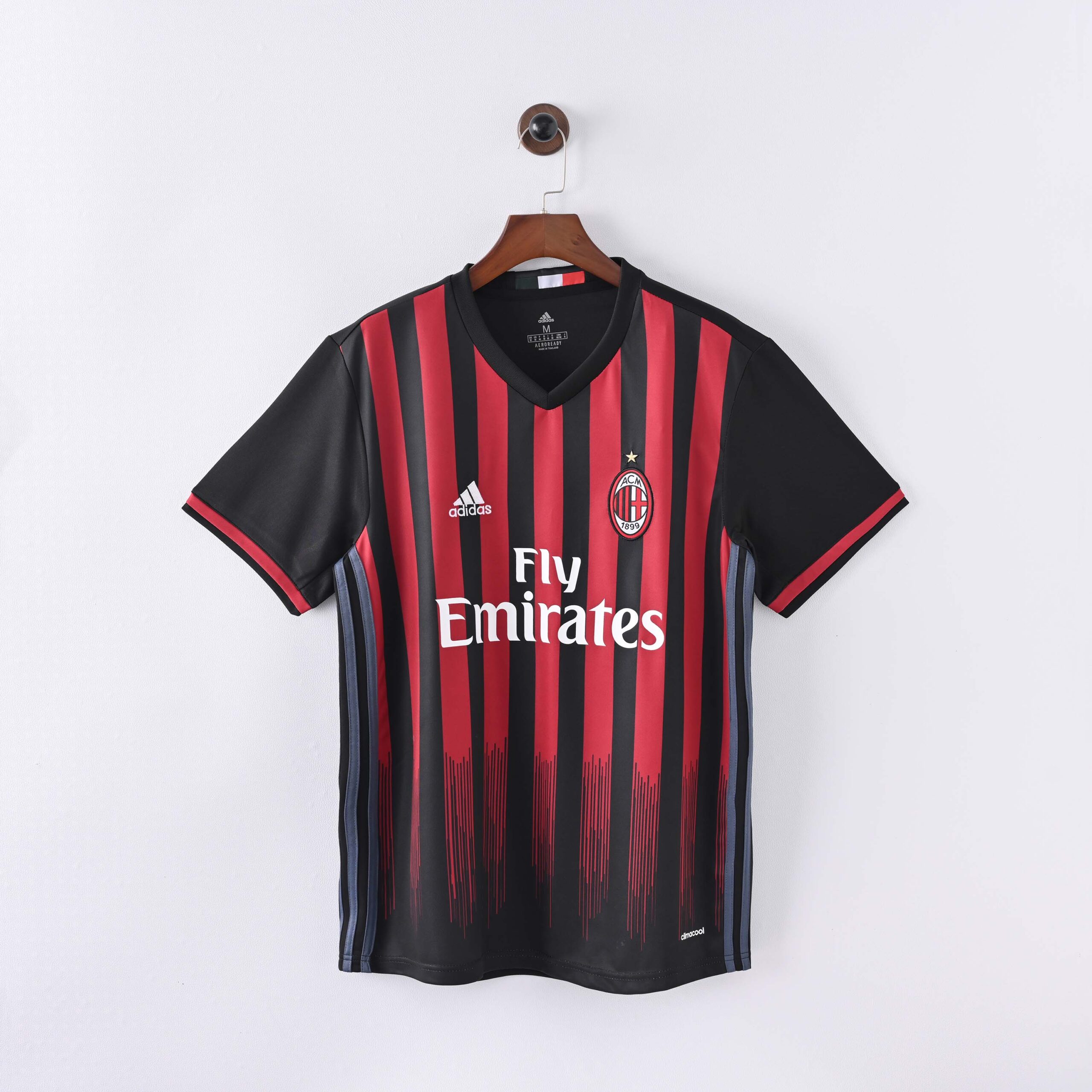 bbb9286f8d3a534d80266059be1ab061f8fb57f8 2016/2017 Retro AC Milan Home Football Shirt 1:1 Thai Quality - Image 1
