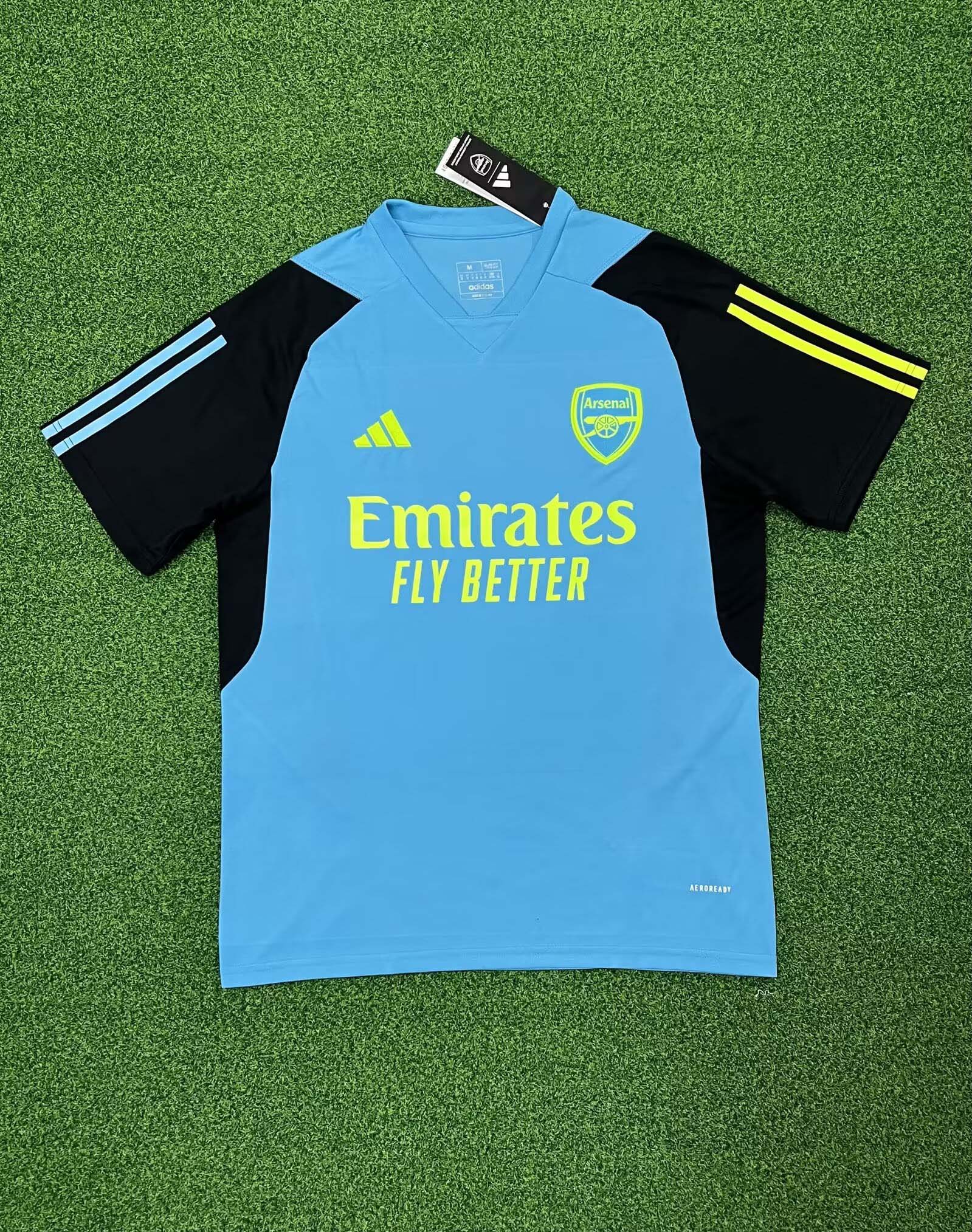 bdcce609cc40d5bf0d926a9426d411b59d720a07 2023/2024 Arsenal Training Wear Football Shirt 1:1 Thai Quality - Image 1