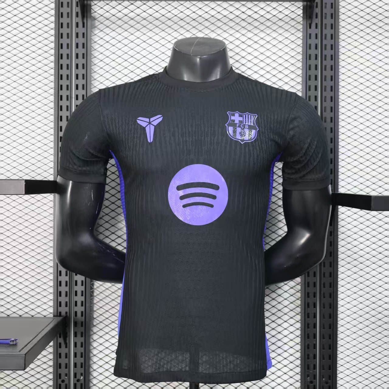 c0f668a9a56af61561b496caa807536833d695d9 2025/2026 Player Version Barcelona Kobe Bryant Collaboration Black Football Shirt 1:1 Thai Quality - Image 1