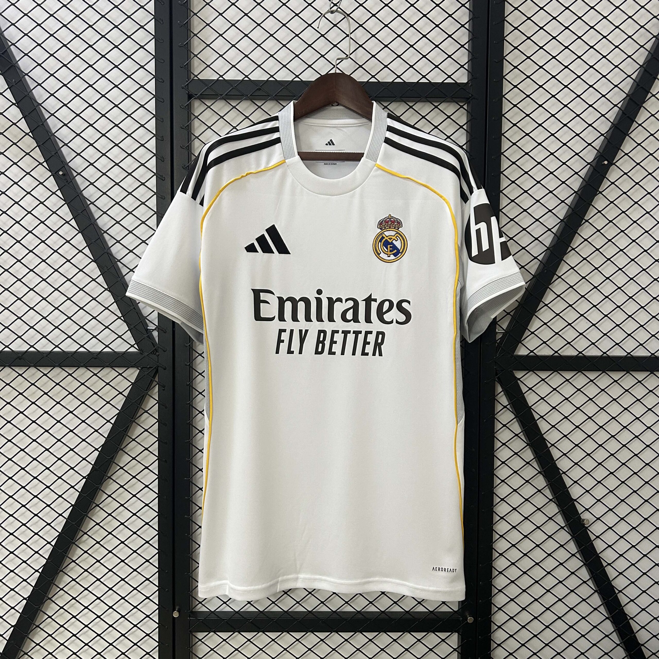 c8e5f77b52dc966953f11ecc1867b4d7747102cb 2025/2026 Real Madrid Home Football Shirt 1:1 Thai Quality - Image 1