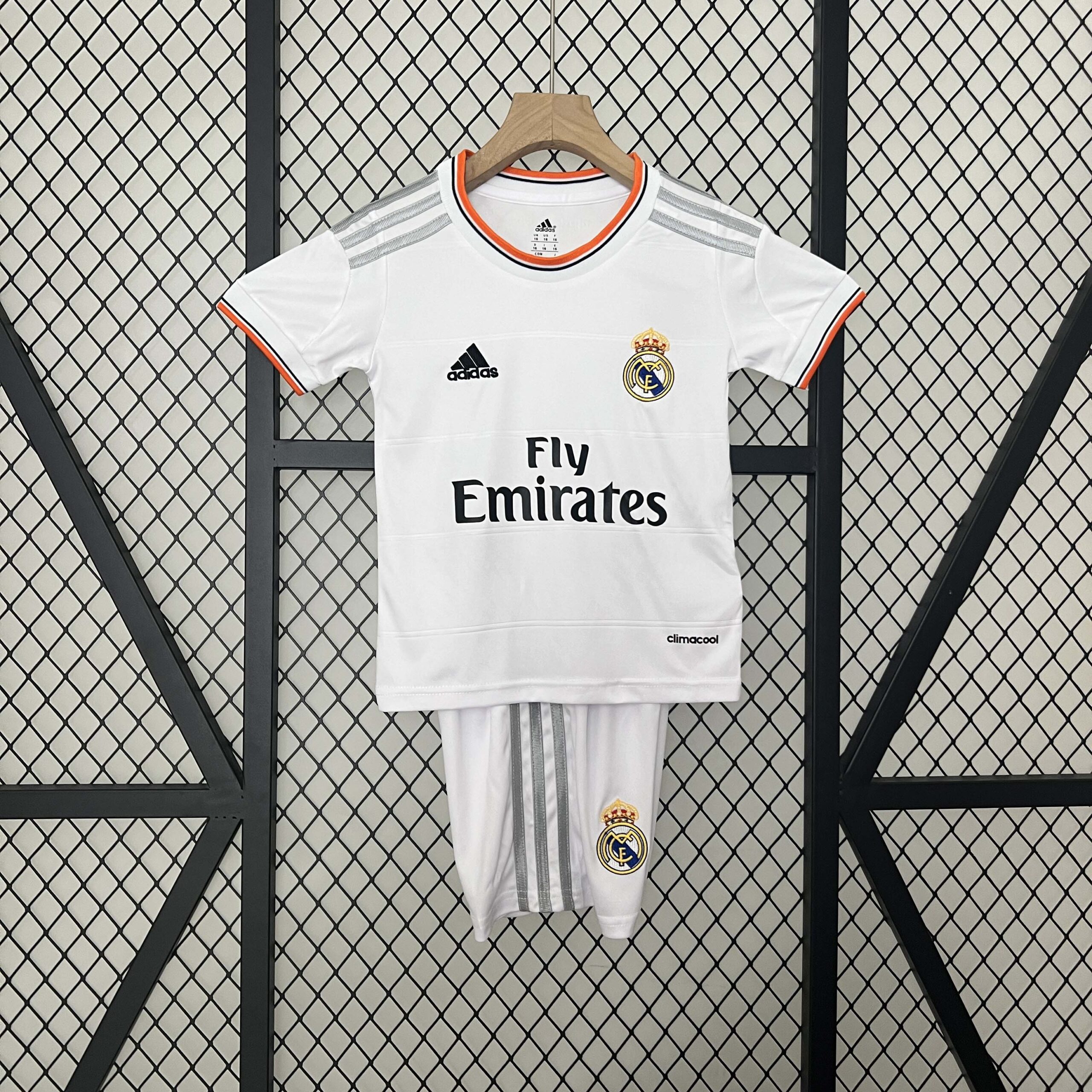 c94f077a828cb4aa7ebfabeaed70799cfe57d0c6 2013/2014 Retro Real Madrid Home Football Shirt 1:1 Thai Quality Kids Size - Image 1