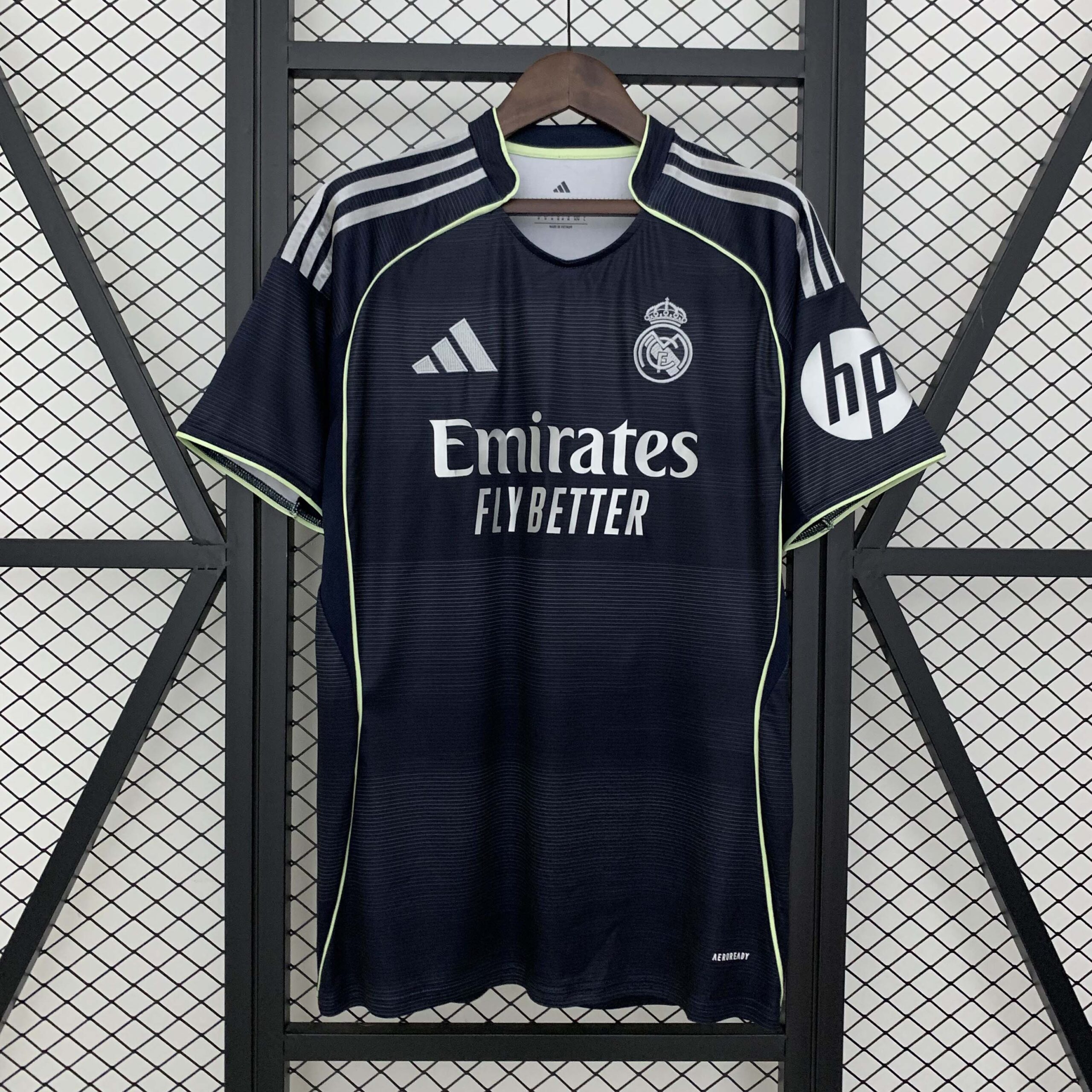 d10025b7ec99ed66a4369d37419b6becb4995363 2025/2026 Real Madrid Away Football Shirt 1:1 Thai Quality - Image 1