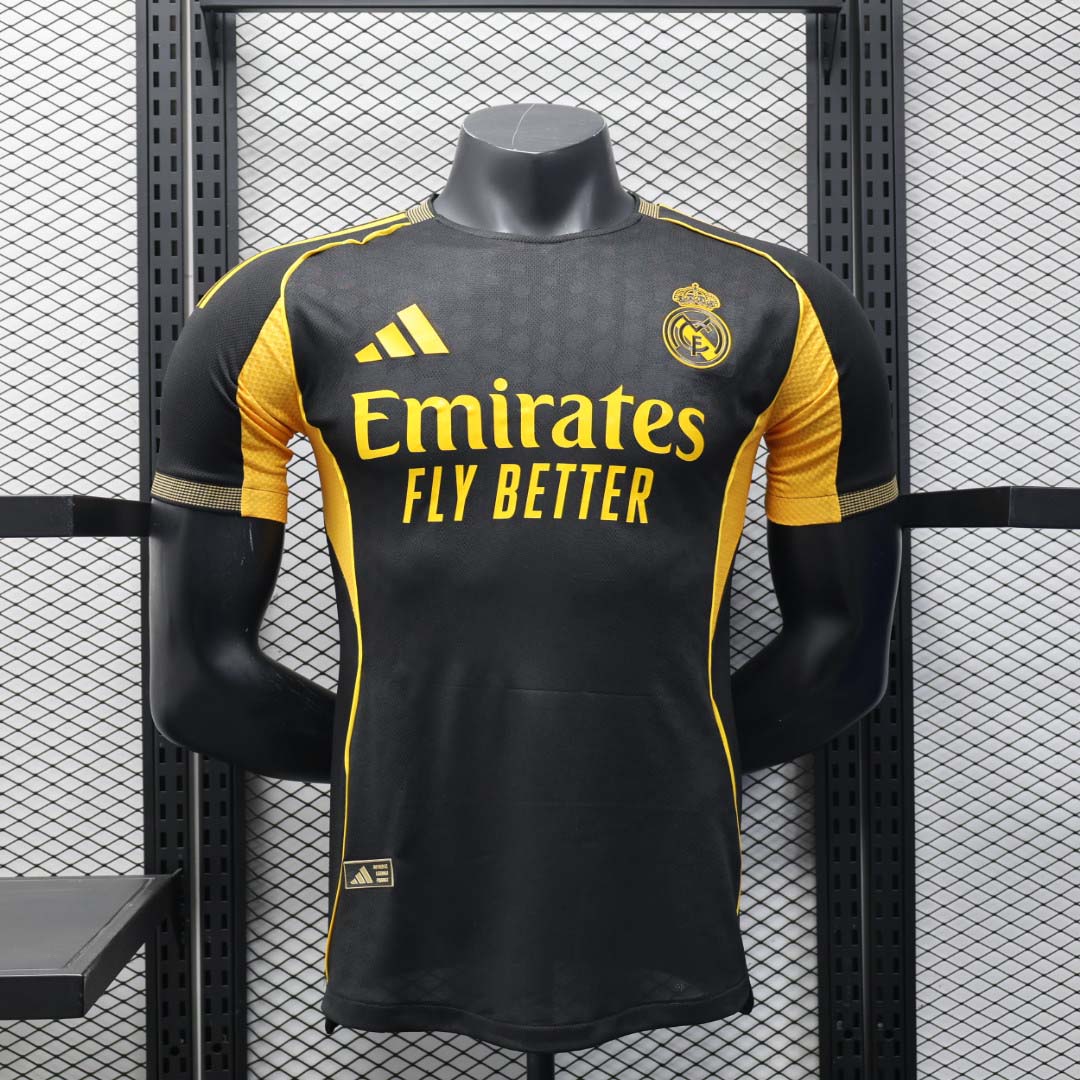 e4ff07c589ac0a00776406a892cc741d655f76c0 2025/2026 Player Version Real Madrid Special Edition Black And Gold Football Shirt 1:1 Thai Quality - Image 1