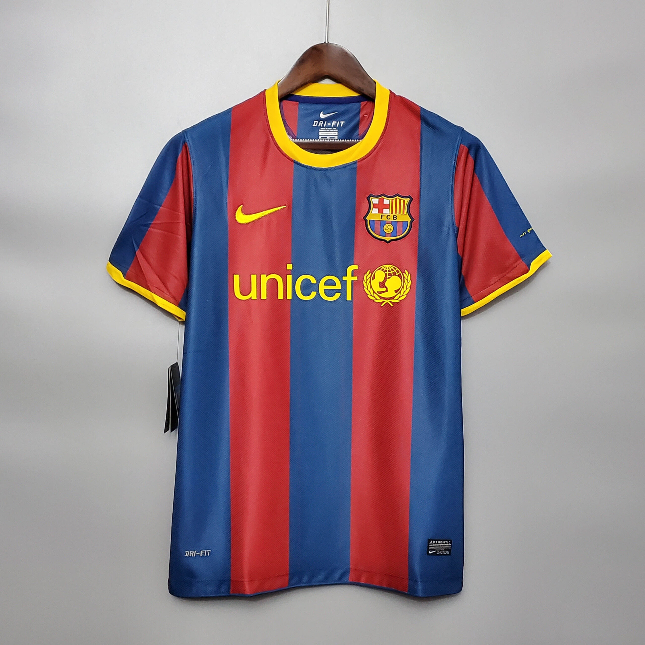 e5c3ca94d753007b255d59b12bee79438444d9fe 2010/2011 Retro Barcelona Home Football Shirt 1:1 Thai Quality - Image 1