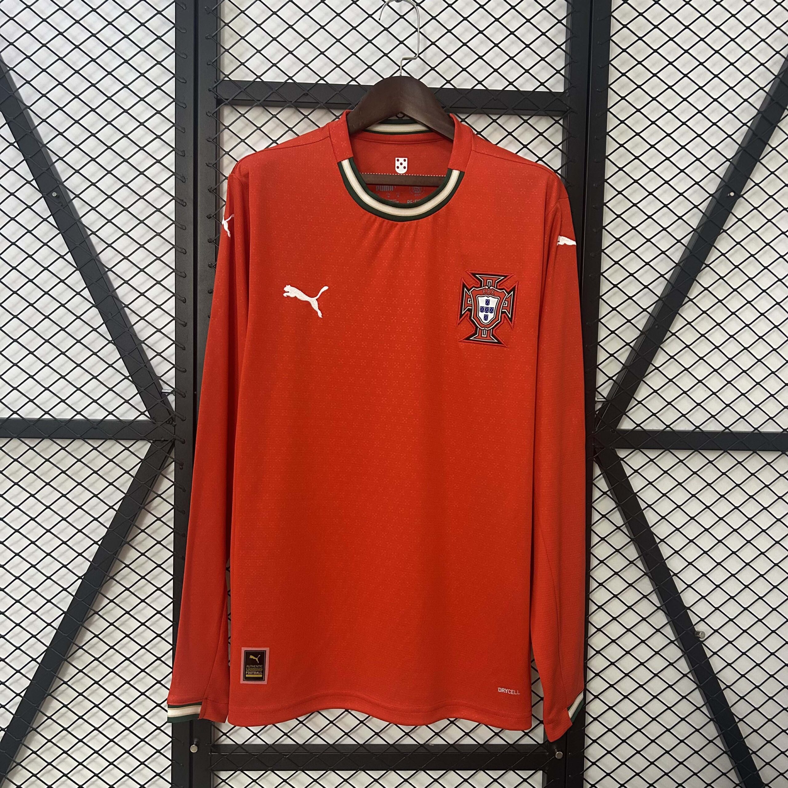e6aec435d370684f2391b1c509d43e43b7a2cc22 2025 Long Sleeve Portugal Home Football Shirt 1:1 Thai Quality - Image 1