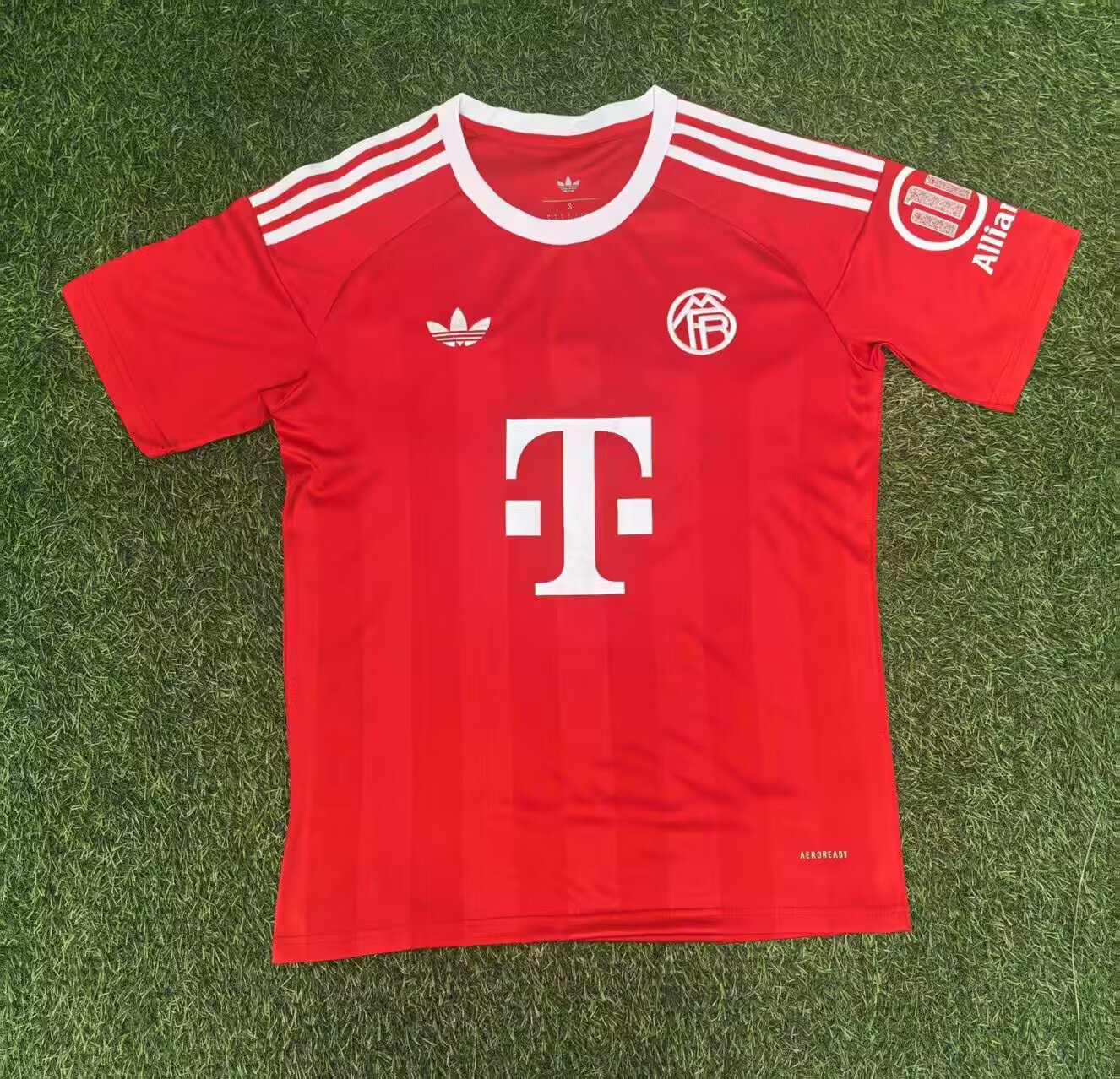 eca81fcb6d9419497b447d58d217ea5fb33ed99b 2025/2026 Bayern Munich Goalkeeper Red Football Jersey 1:1 Thai Quality - Image 1