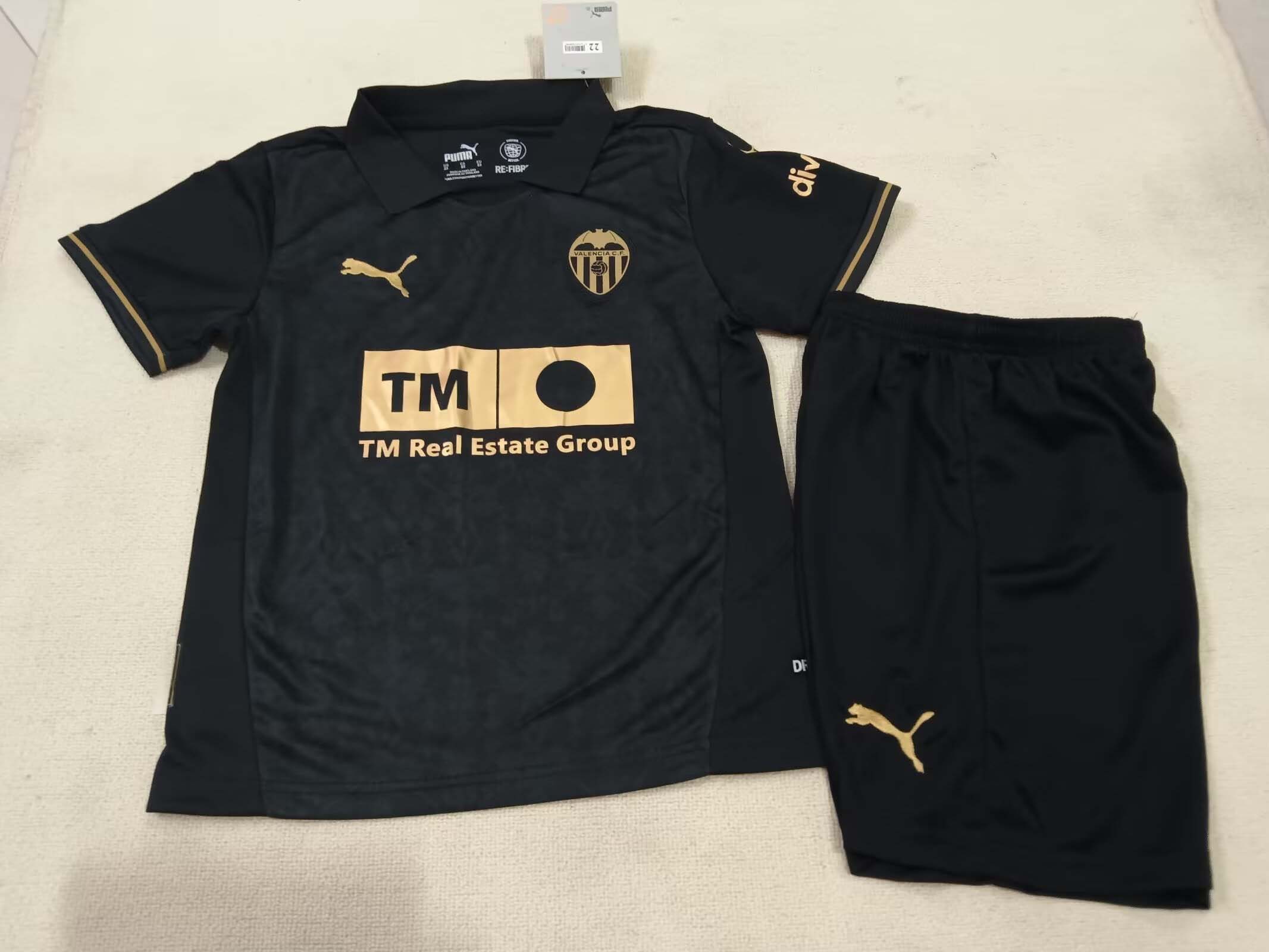f27b03c589c19f2a5e53bbf199b712aaa270010b 2024/2025 Valencia Away Football Shirt 1:1 Thai Quality Kids Size - Image 1