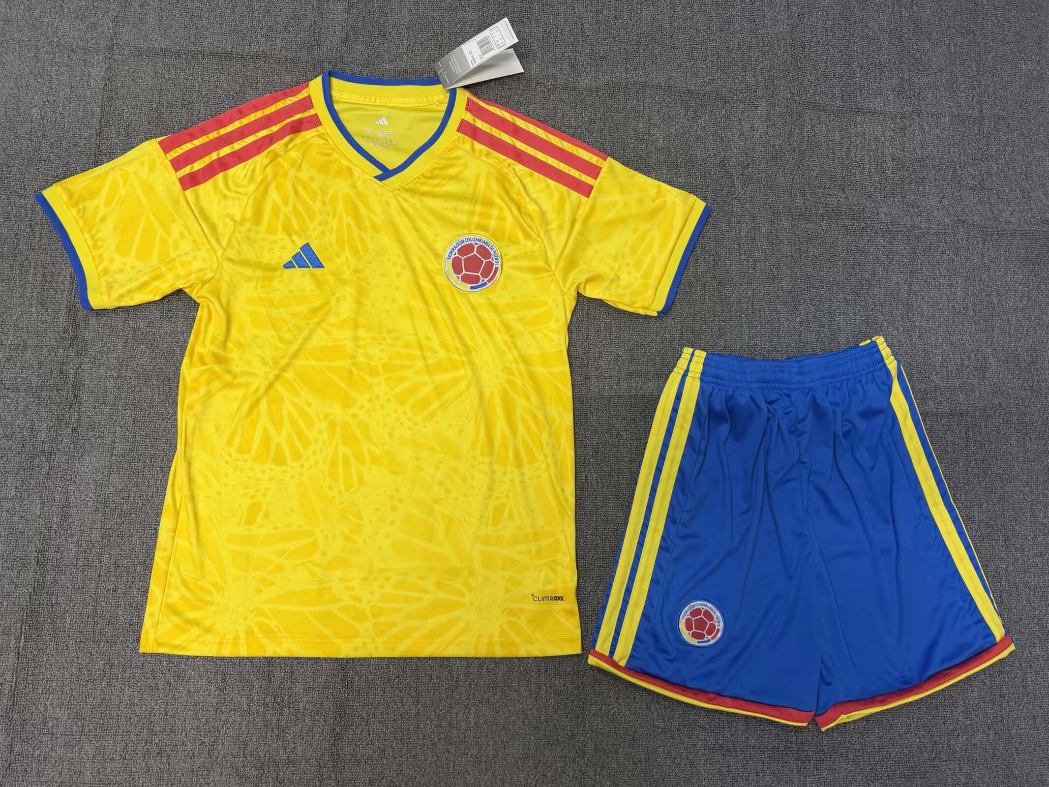 f8005de829af53c7c50aec0d560b5366f485b536 2026 Colombia Home Football Shirt 1:1 Thai Quality Kids Size - Image 1