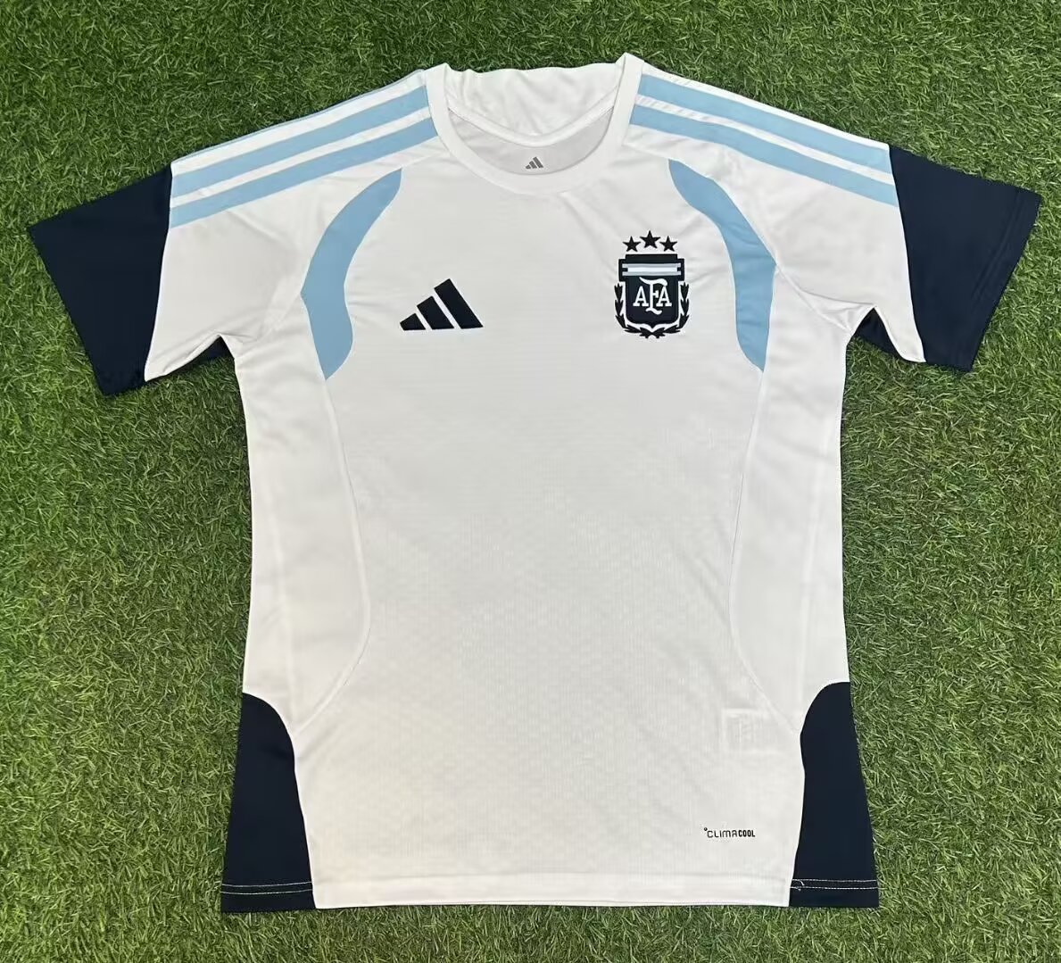 f8f68919fda36de201dfa440ba2f793aa3f2db03 2026 Argentina National Team Training Suit White Football Shirt 1:1 Thai Quality - Image 1